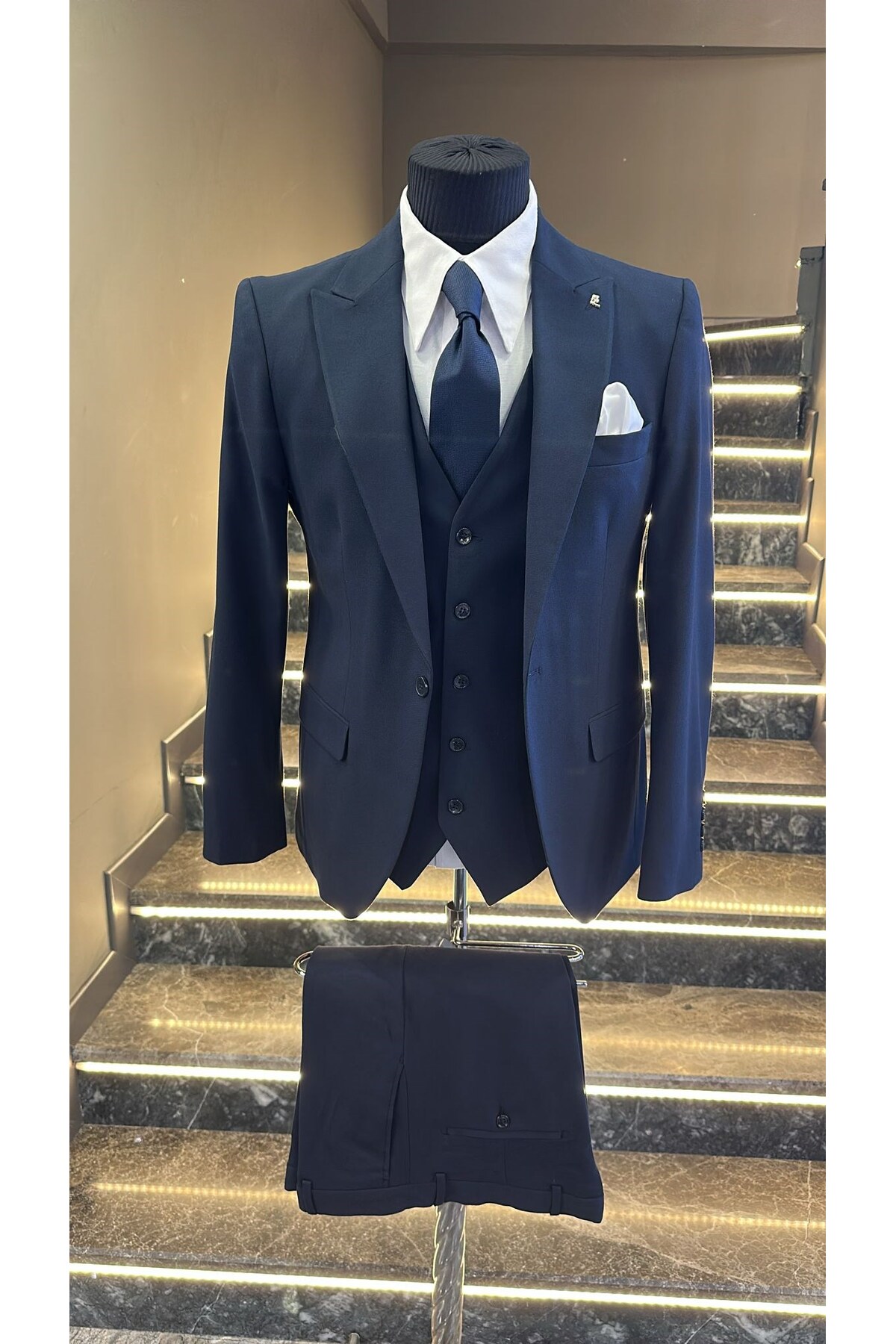 Fc Plus  YELEKLİ TAKIM ELBİSE - Görsel 2