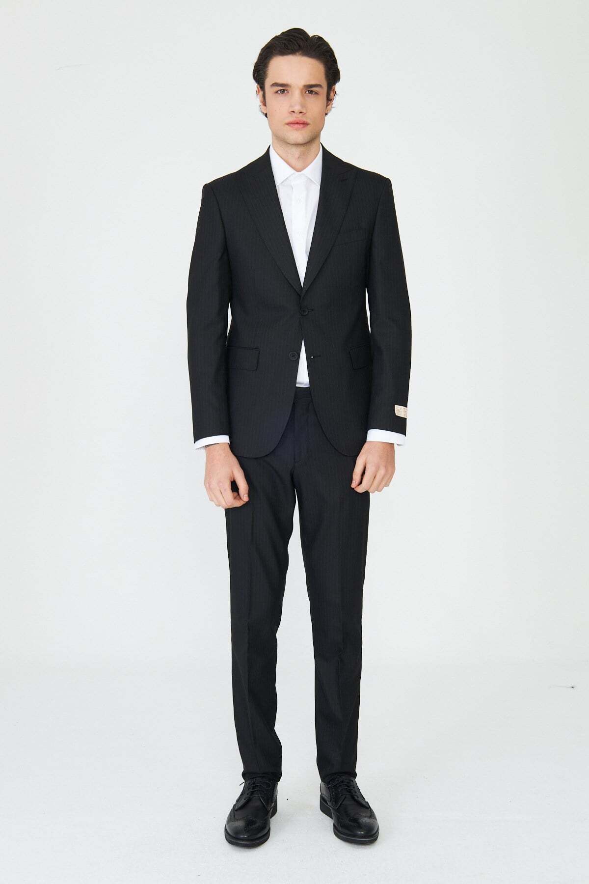 White Stone Siyah İnce Çizgili Modern Slim Fit Klasik Yaka Takım Elbise — رنگارنگ WTK26K2639Y
