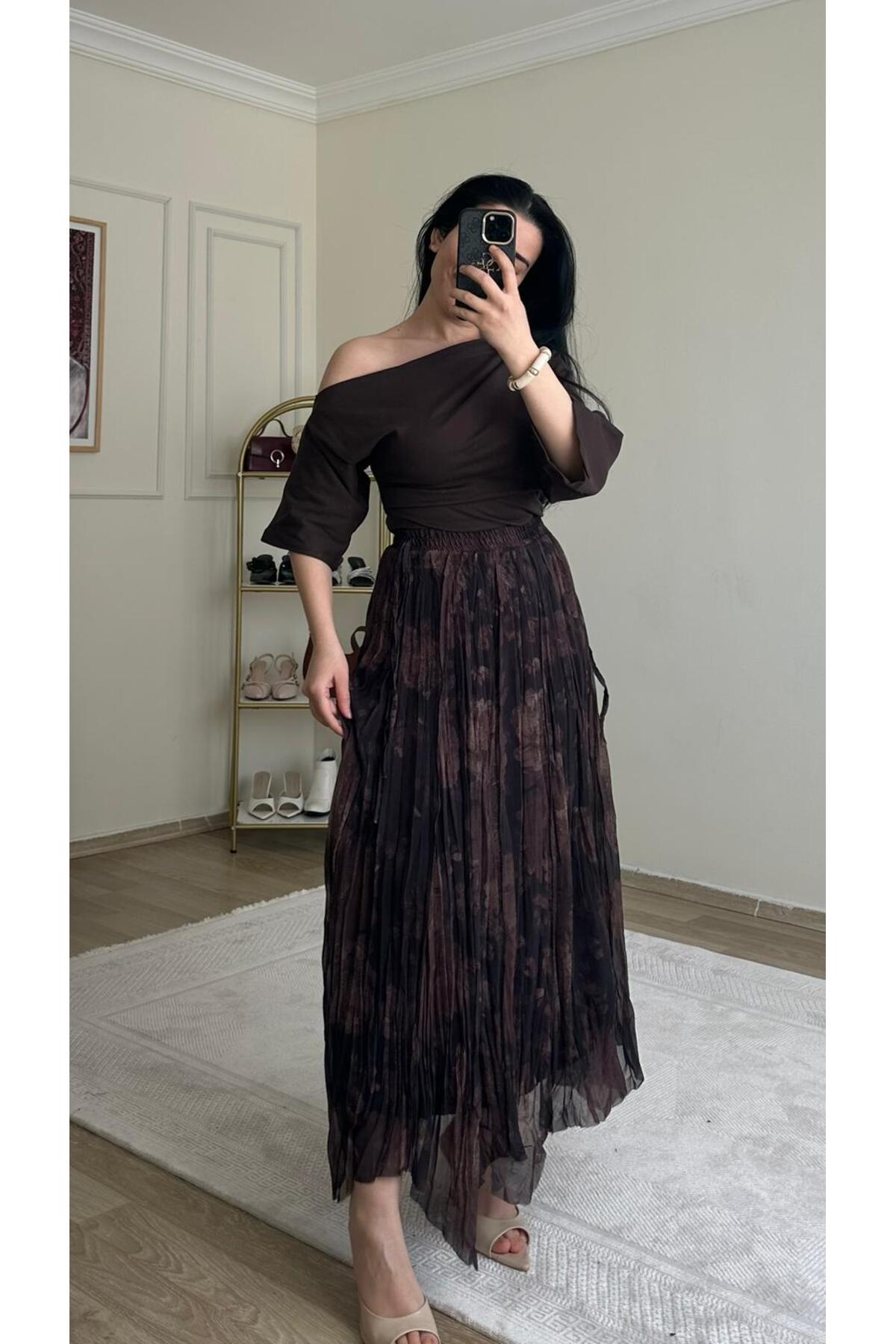 YELZEY BUTİK  Asimetrik Midi Desen Plise Etek