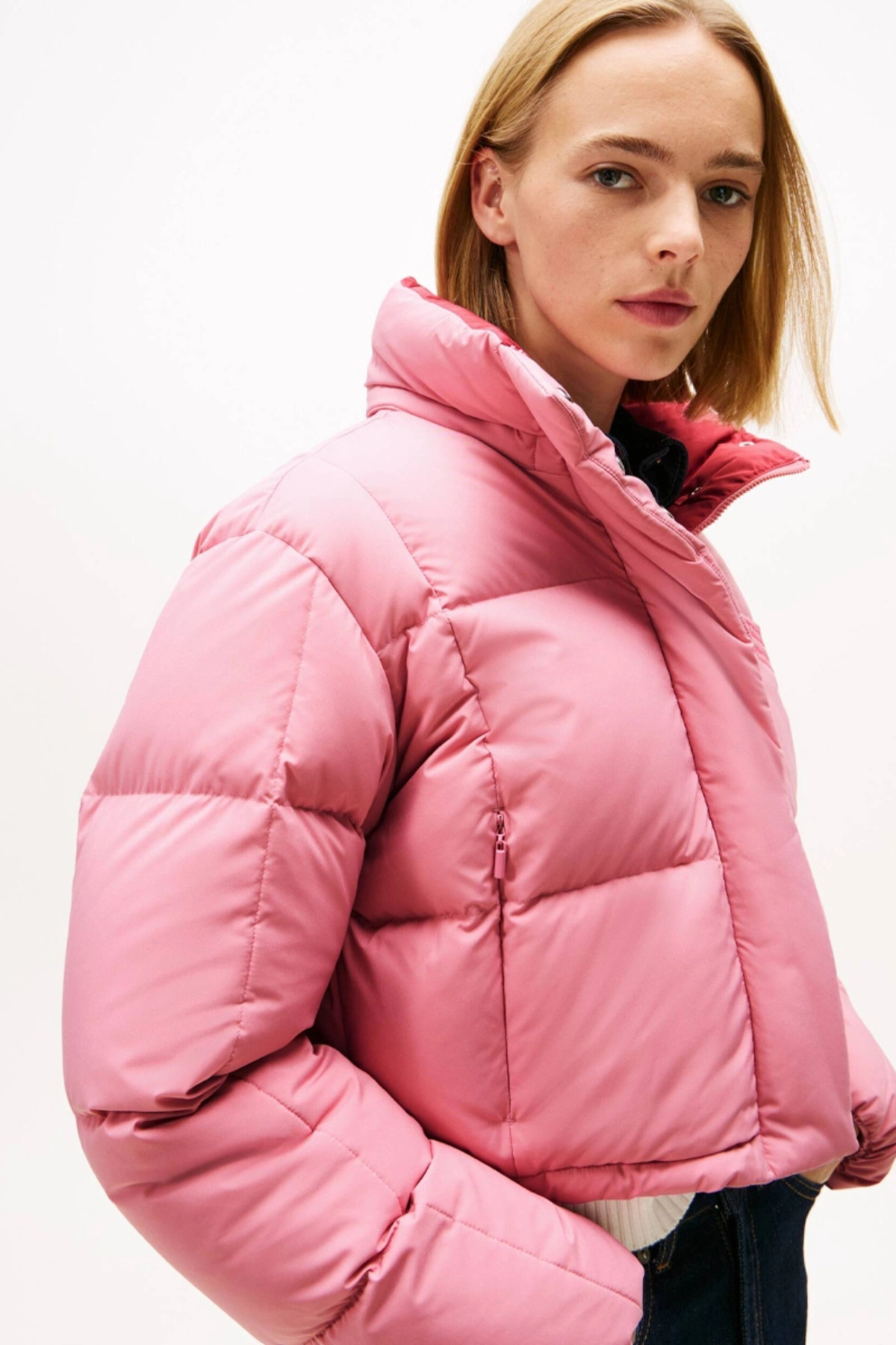 Tommy Hilfiger TJW Alaska Grid Kısa Kuş Tüyü Kadın Pembe Mont DW0DW21624THC görsel 4