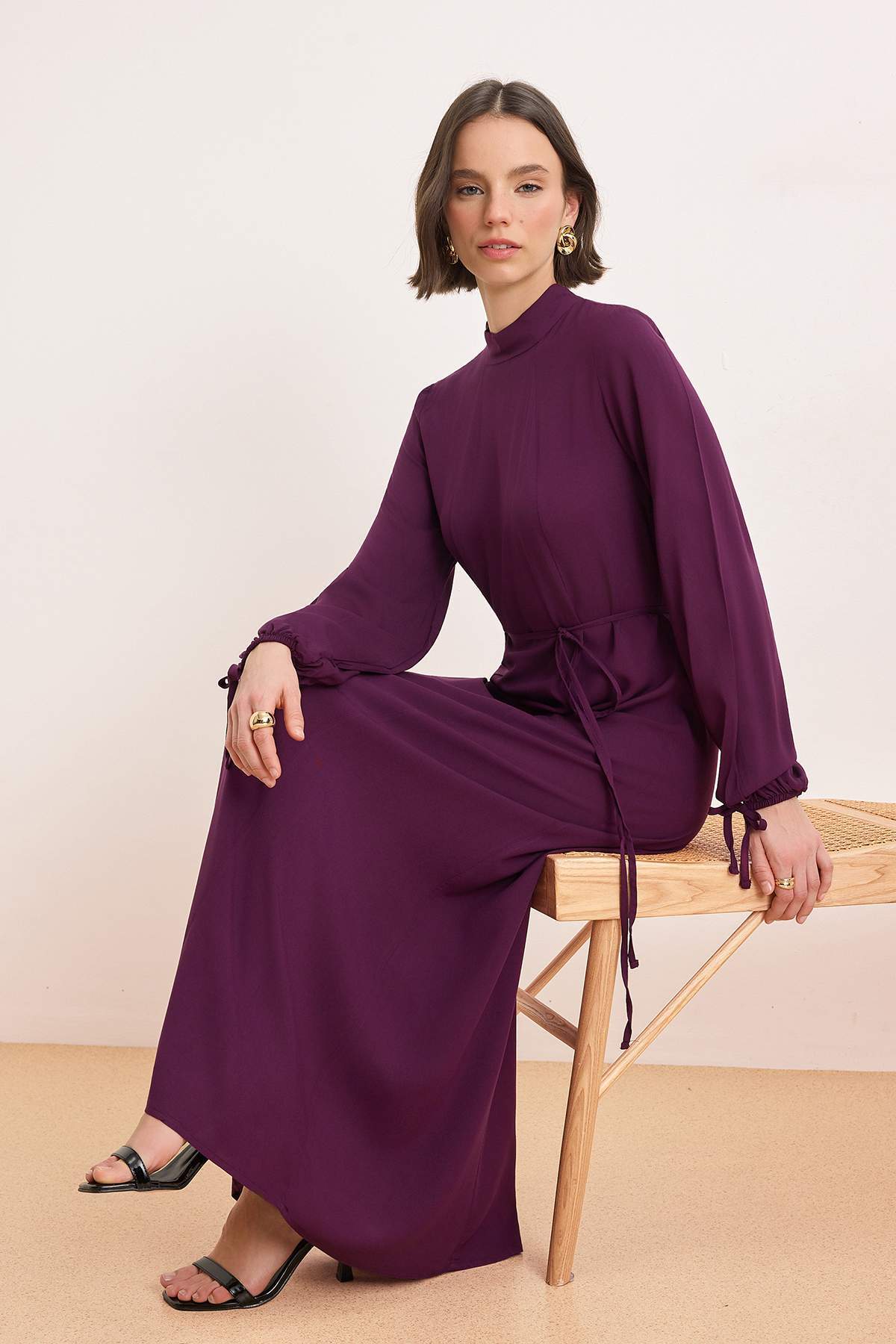 Trendyol Modest Lila ungefüttertes, schlicht gewebtes Shally-Hijab-Kleid TCTS...