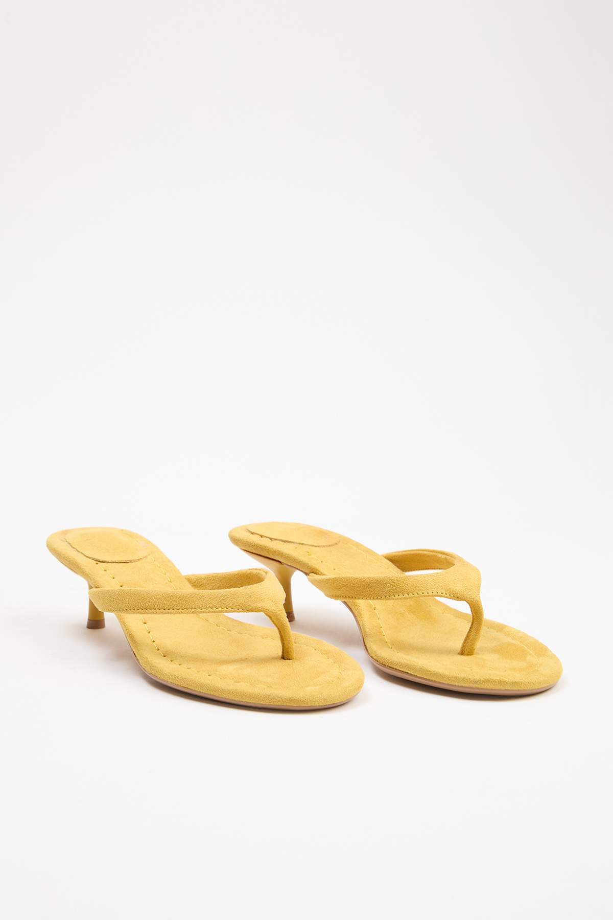 TRENDYOL SHOES Żółte zamszowe damskie klapki na obcasie TAKSS26TO00058