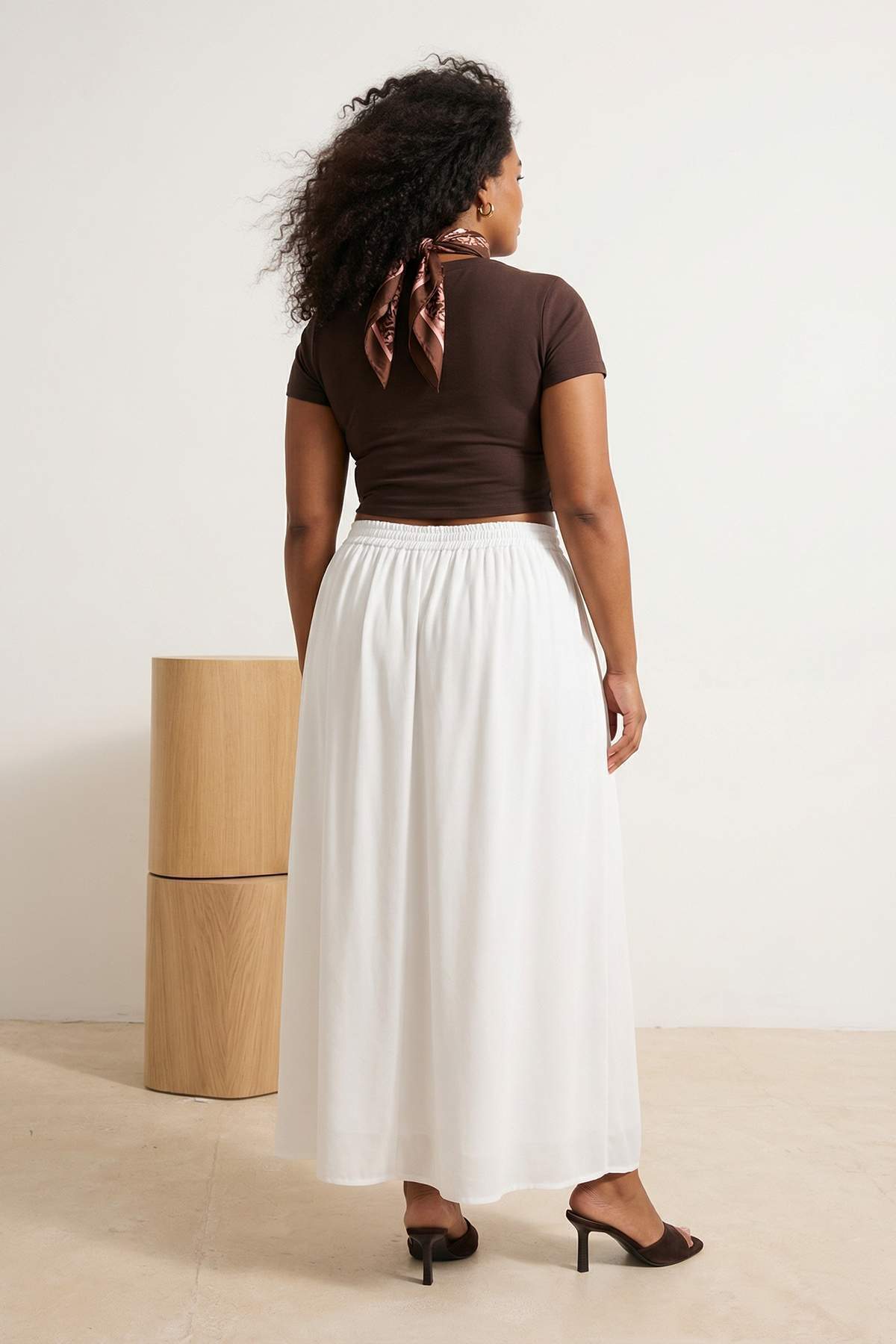 Trendyolmilla  Beyaz Maxi Beli Lastkli Dokuma Büyük Beden Etek TBBSS25AZ00031 - Görsel 3