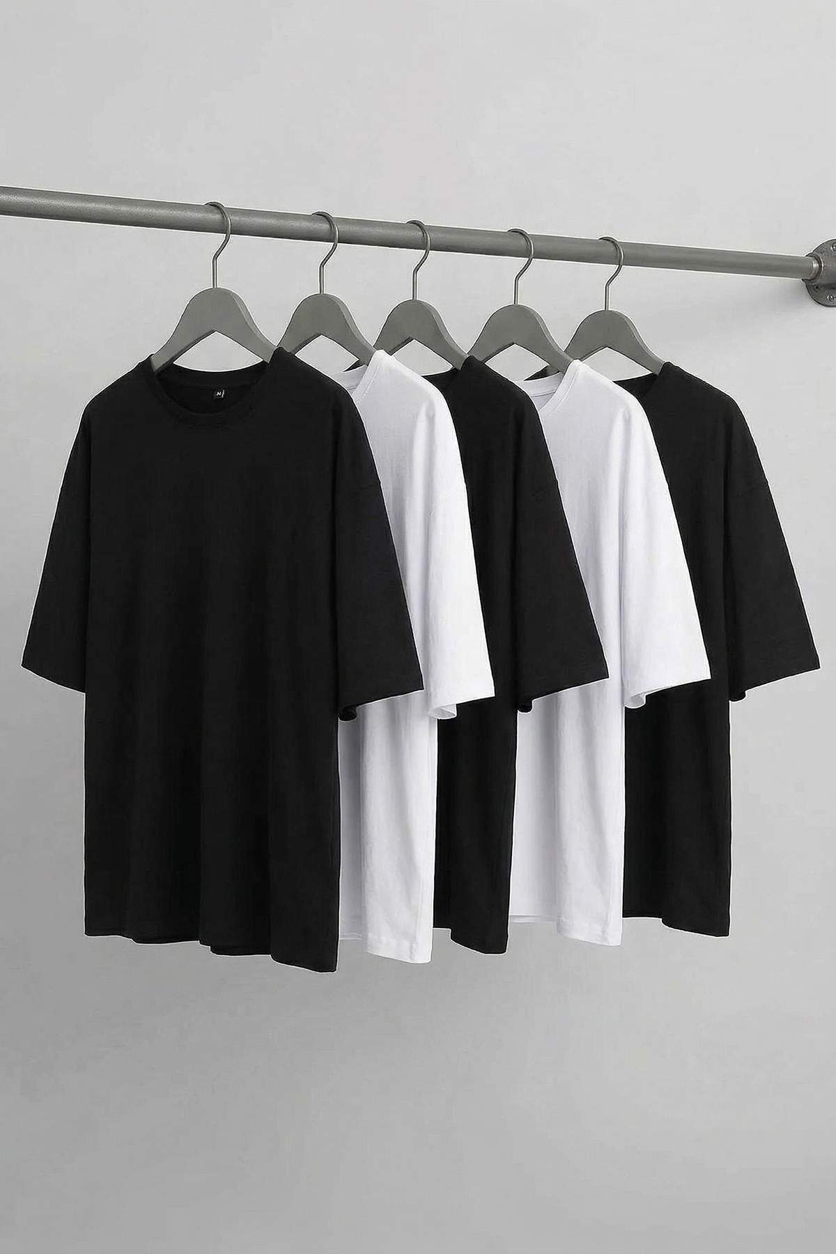 Trendyolmilla Man Unisex Büyük Beden Siyah -Beyaz 5'li Paket Slim/Dar Kesim %100 Pamuklu T-Shirt TMNSS25BF00011
