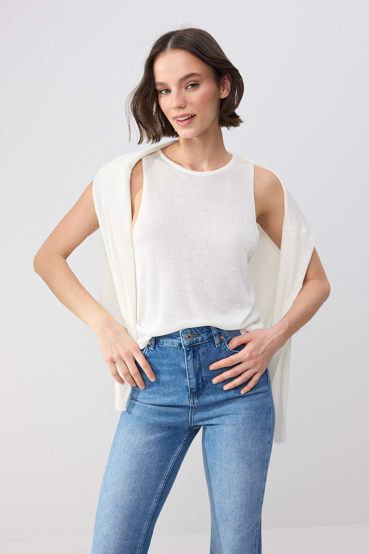 Trendyolmilla  Wardrobe Essentials Ekru Kayık Yaka Oversize 2'li Atlet-Bluz Triko İnce Bluz TWOSS26BZ00283 - Görsel 2