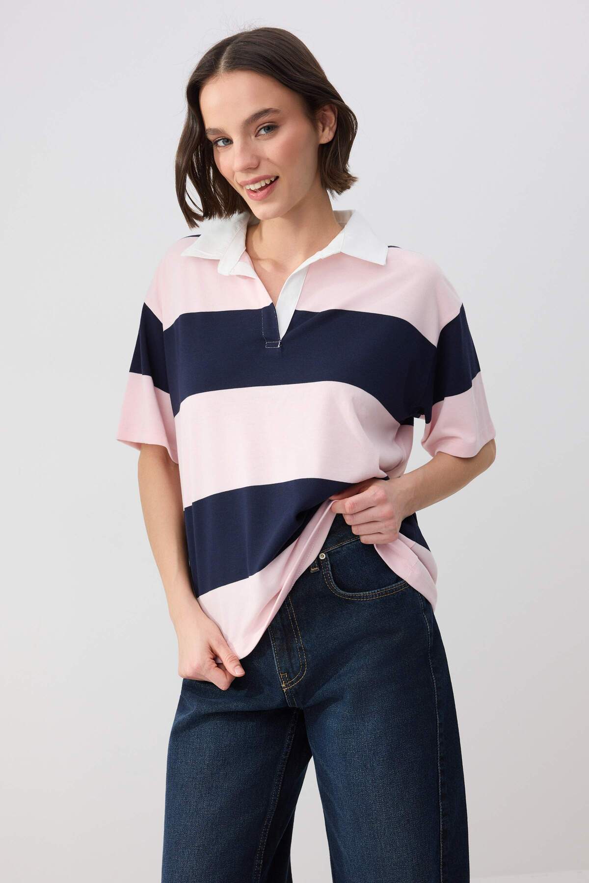 Trendyolmilla  Wardrobe Essentials-Lacivert Çizgili Regular/Normal Kalıp %100 Pamuk Örme T-shirt TWOSS26TS00027 - Görsel 2