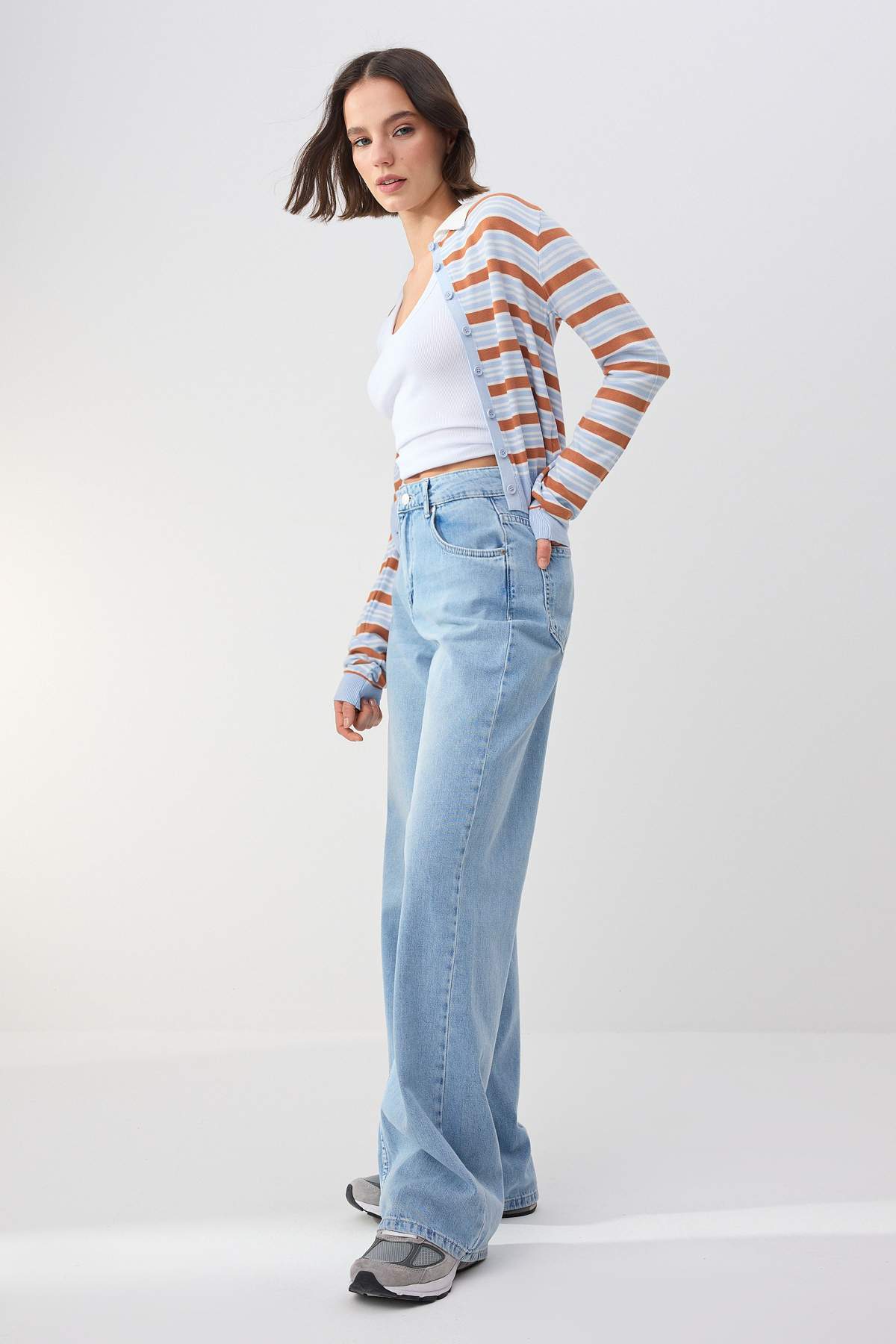 Trendyolmilla  Trendyolmilla Wardrope Essentials Açık Mavi DÖKÜMLÜ Yüksek Bel Wide Leg Jeans TWOSS26JE00128 - Görsel 2