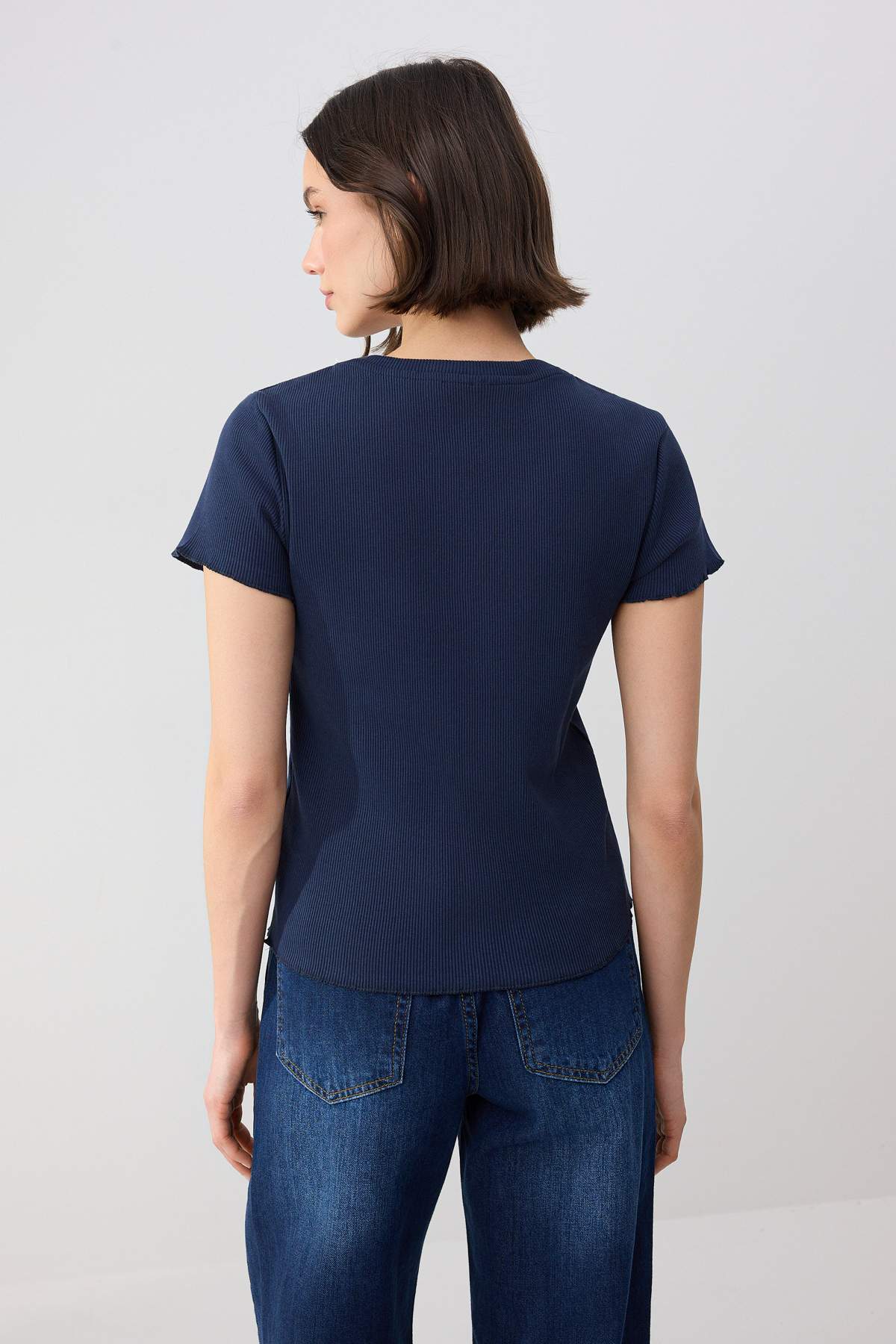 Trendyolmilla  Wardrobe Essentials-Lacivert-Haki 2'li Paket Fitted/Vücuda Oturan Esnek Örme T-Shirt TWOSS26TS00154 - Görsel 5