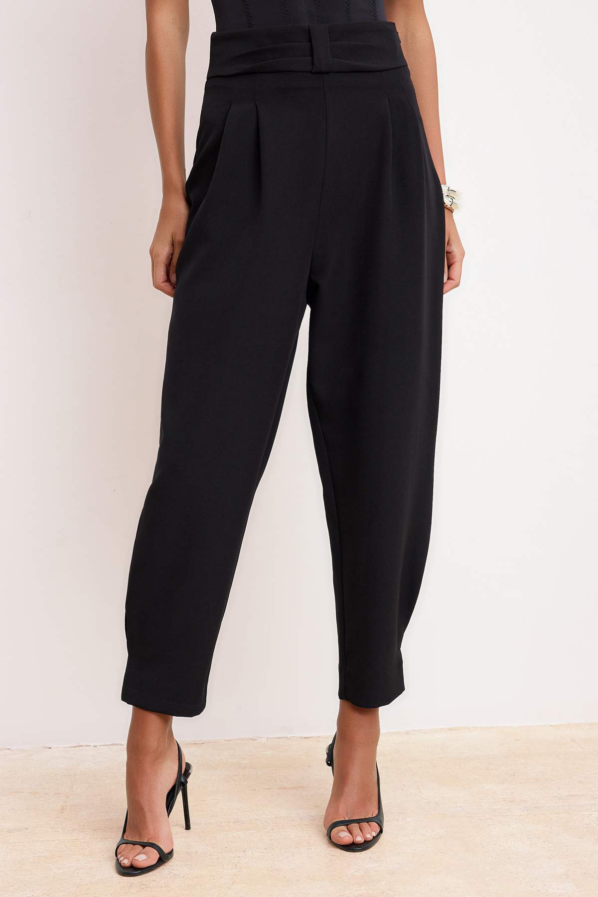 Trendyolmilla  Siyah Yüksek Bel Korsaj Detaylı Dokuma Şık Pantolon TPRSS26PL00004 - Görsel 3