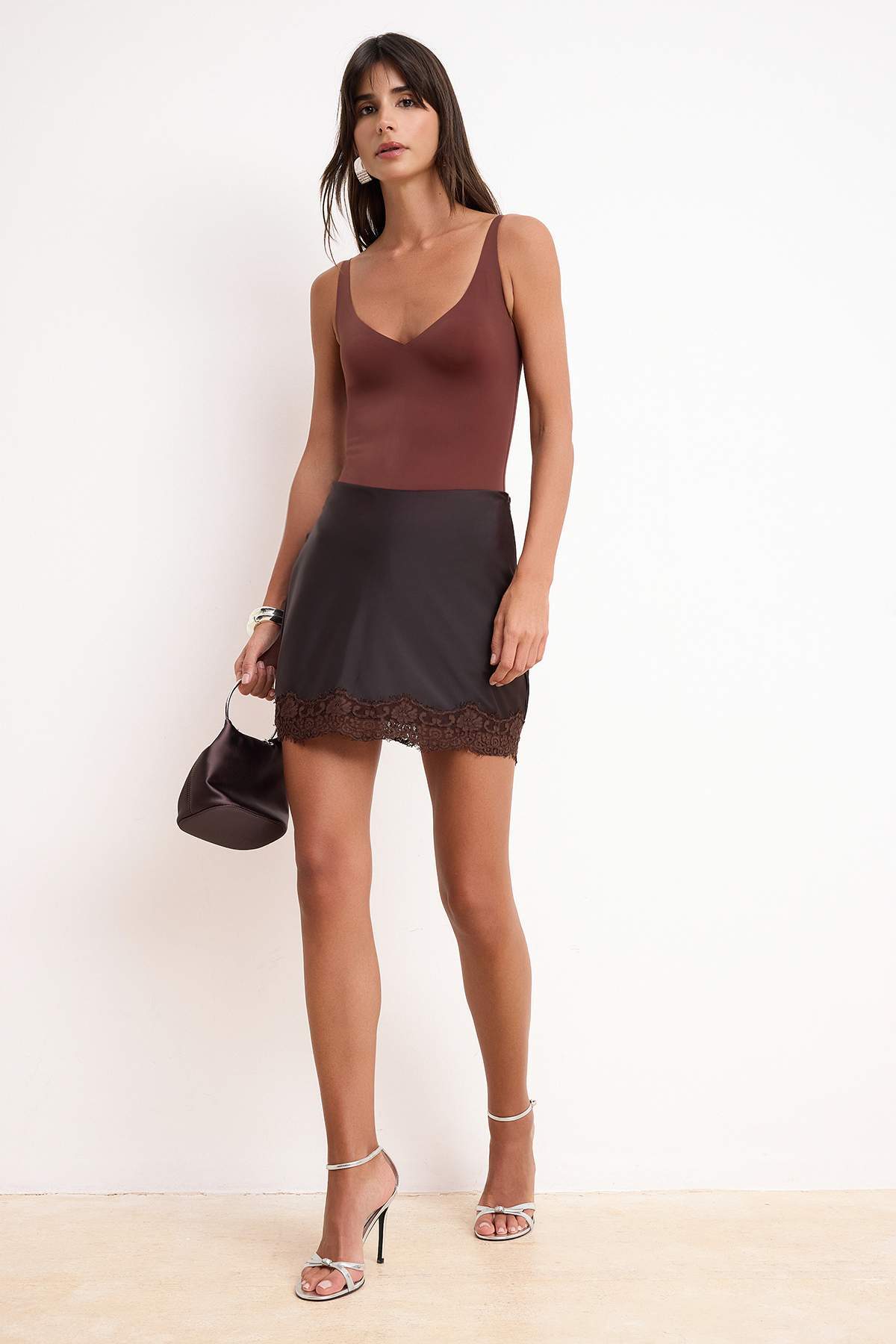 Trendyolmilla  Kahverengi Dantel Detaylı Saten Mini Etek TPRSS26ET00004 - Görsel 2