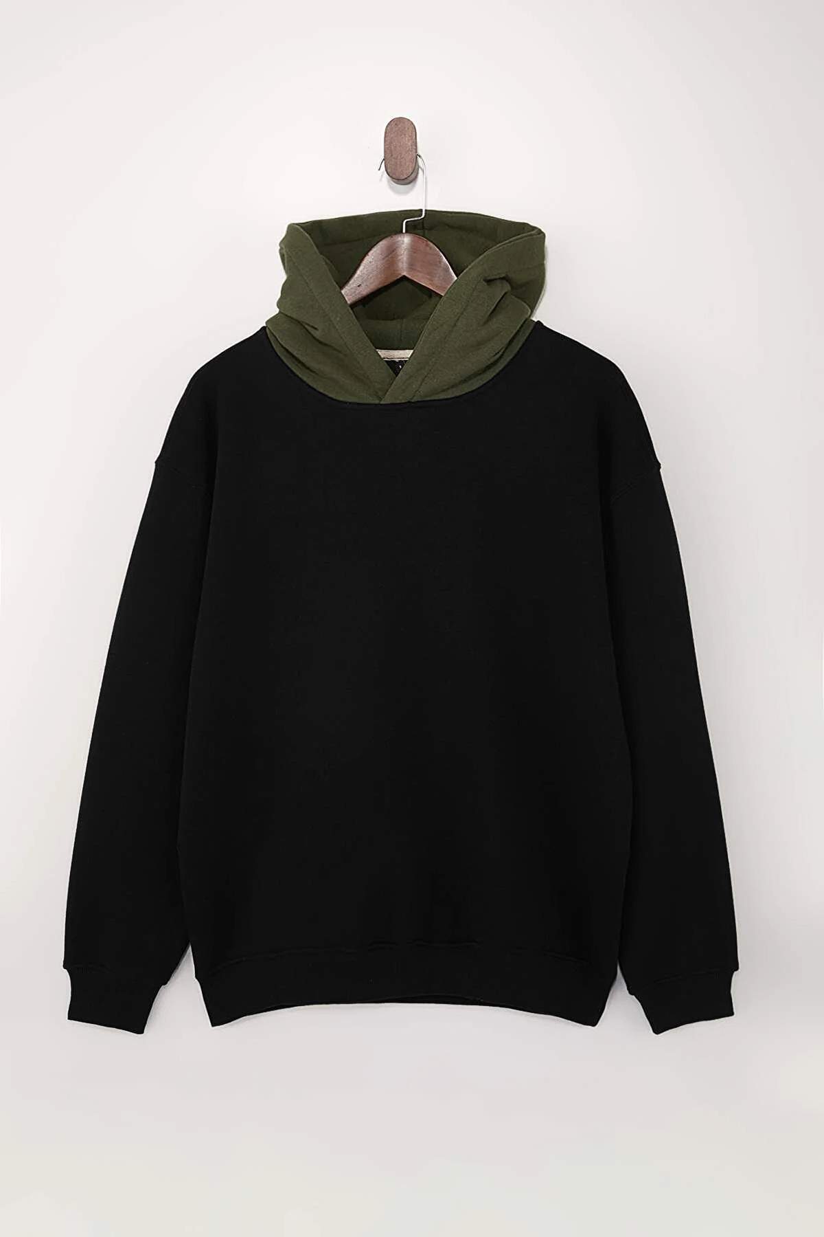 Trendyolmilla Man Siyah-Haki Oversize/Geniş Kesim Kapüşonlu İçi Şardonlu Sweatshirt TMNAW26SW00048