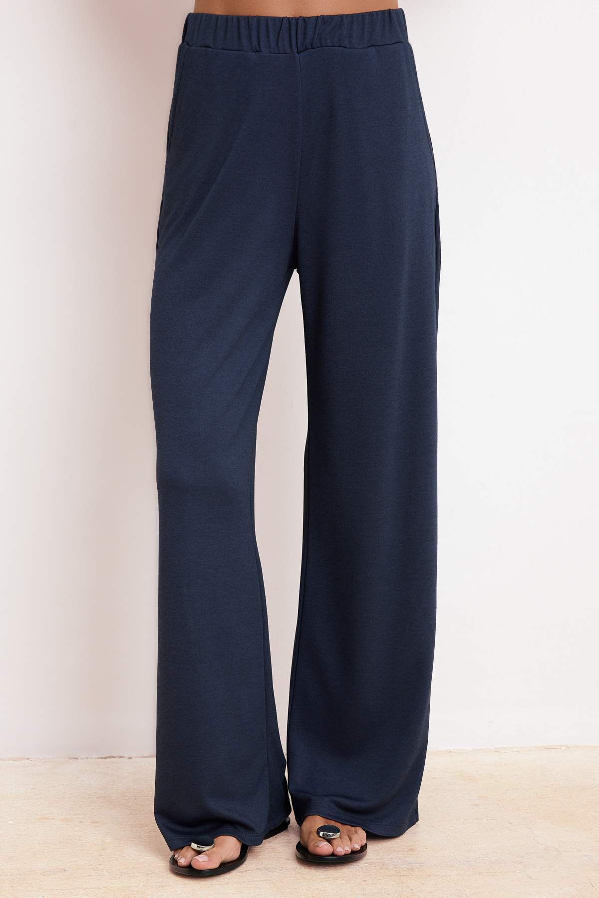 Trendyolmilla  Antrasit Regular Düşük Kol Kolsuz Kemerli Geniş Paça Pike Örme Alt-Üst Takım TWOSS26AU00042 - Görsel 3