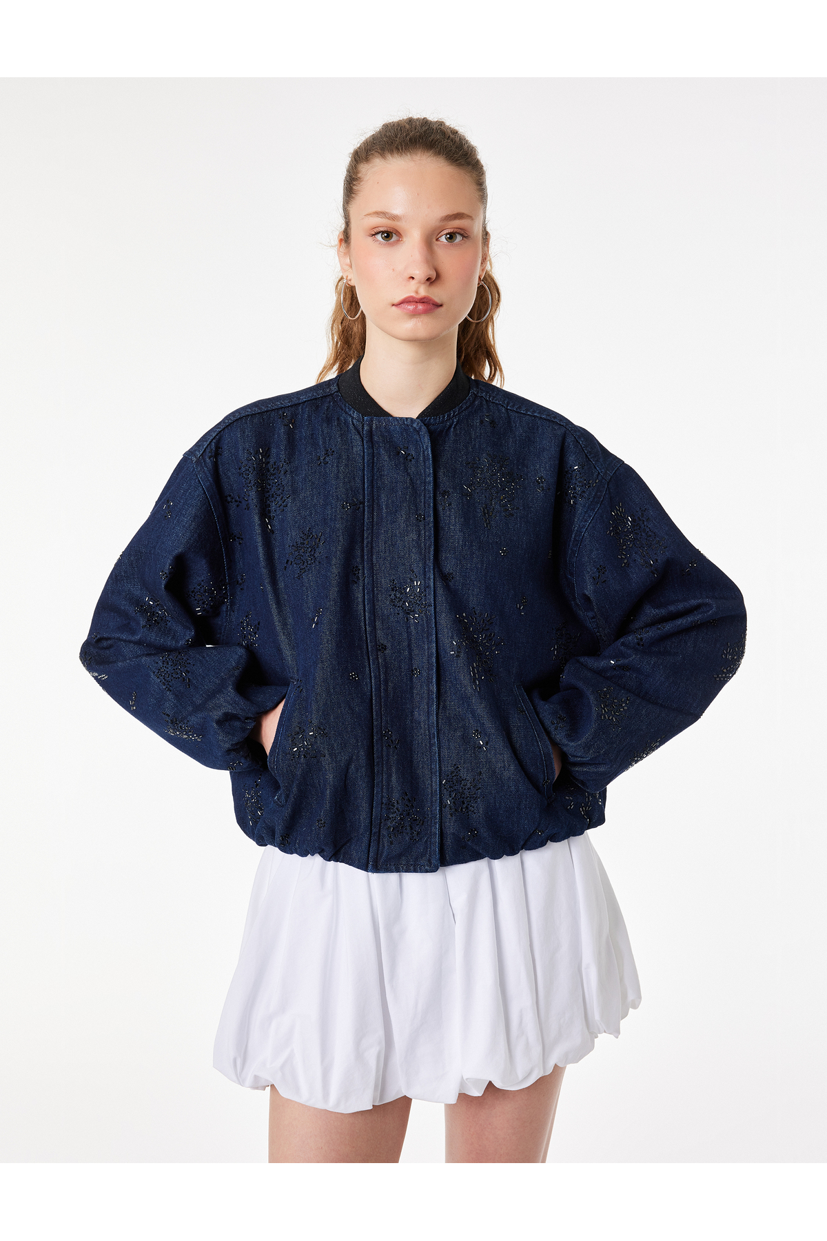 Koton  Taş Detaylı Uzun Kollu Düğmeli Yuvarlak Yaka Denim Ceket