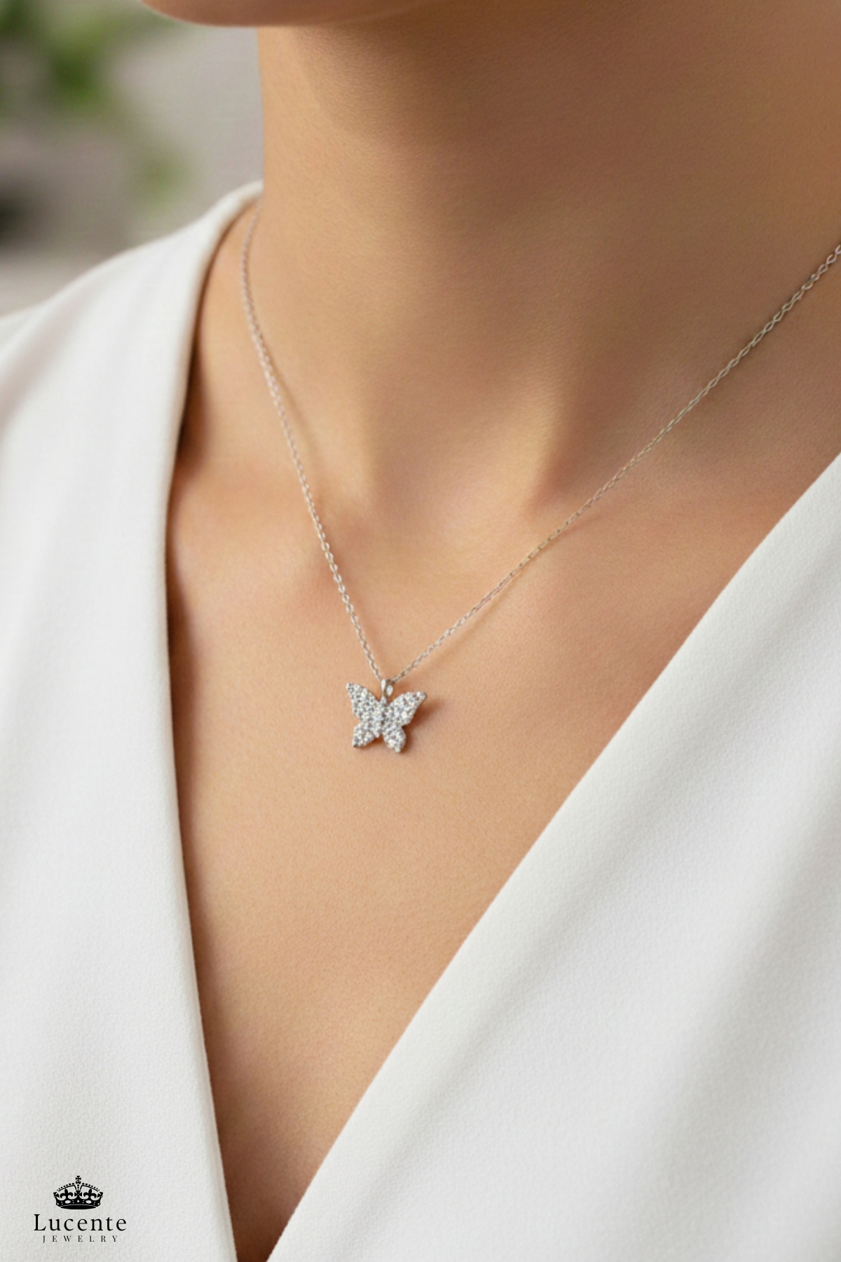 Lucente Jewellery Işıklı Hediye Kutulu Aşk Mutluluk Uğur Şans ve Zarafetin Simgesi Beyaz Taşlı Minimal Kelebek 925 Ayar Luxury Serisi Gün Hediyesi Gümüş Minik Kelebekli 45 Cm Zincirli Küpe Hediyeli Zarif Kadın Kolye görsel 3