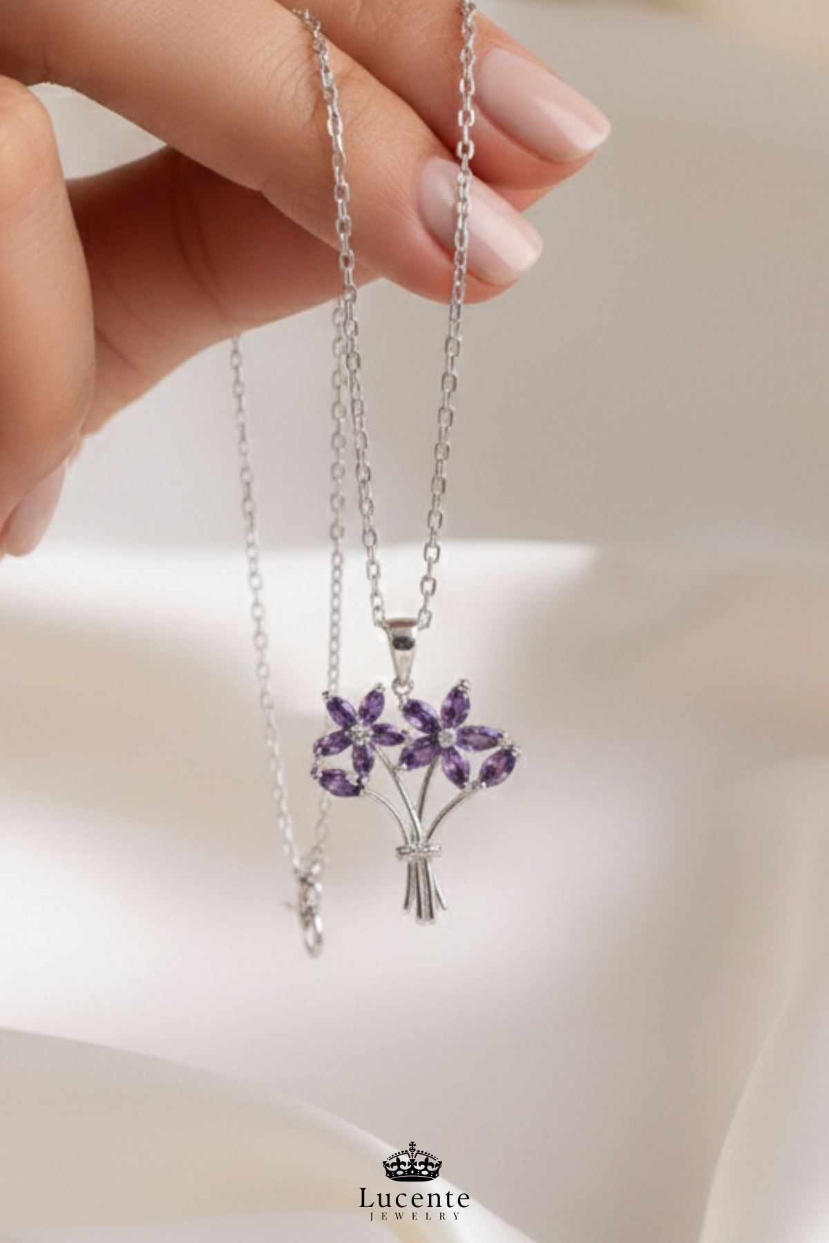 Lucente Jewellery Işıklı Hediye Kutulu 925 Ayar Luxury Serisi Mor Taşlı Lotus Kamelya Çiçeği Buketi Gümüş Özel Gün Hediyesi 45 Cm Zincirli Aşk Sevgi Dostluk Simgesi Küpe Hediyeli Markiz Kesim Taşlı Çiçek Buketi Kolye görsel 5