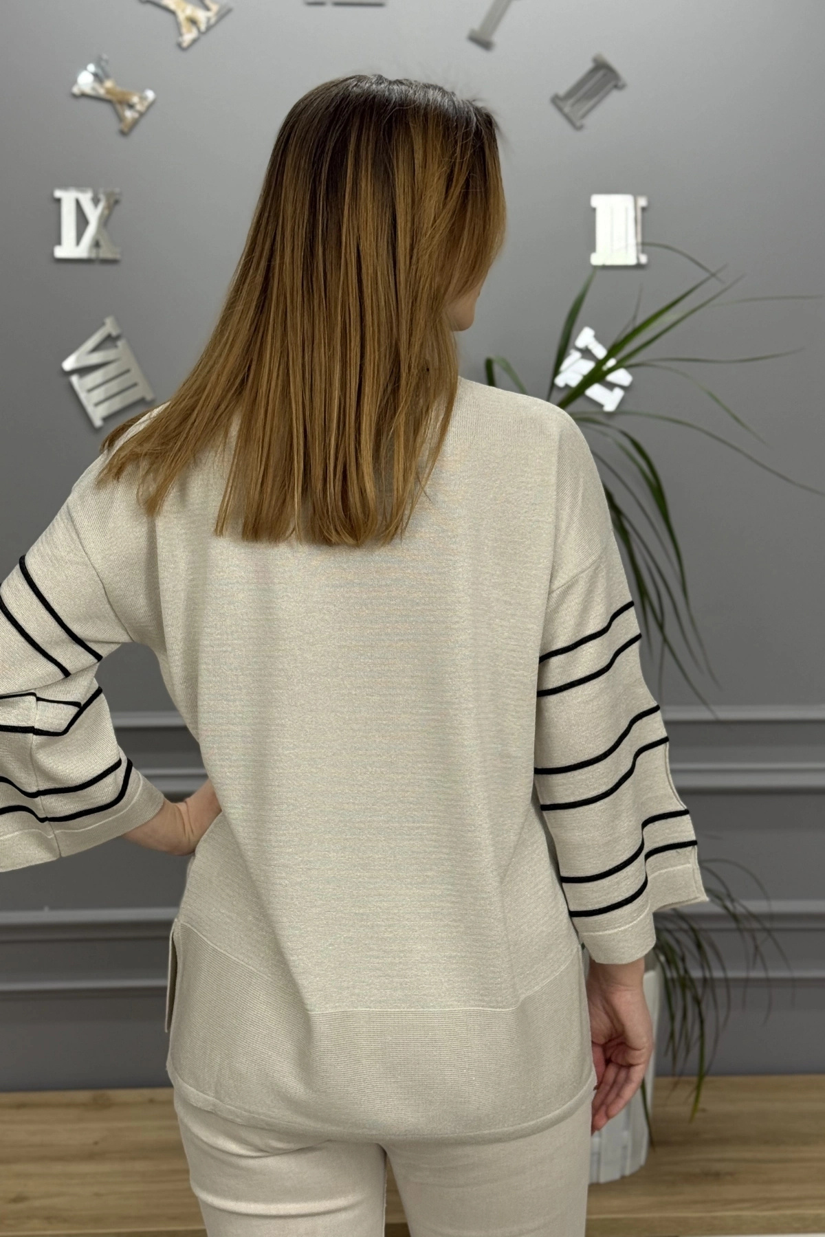 Bİ.GİYSEN  Kadın BEJ Bisiklet Yaka Kol Ve Eteği Yırtmaçlı Likralı Yumuşak Dokulu Simli İnce Merserize Triko - Görsel 4