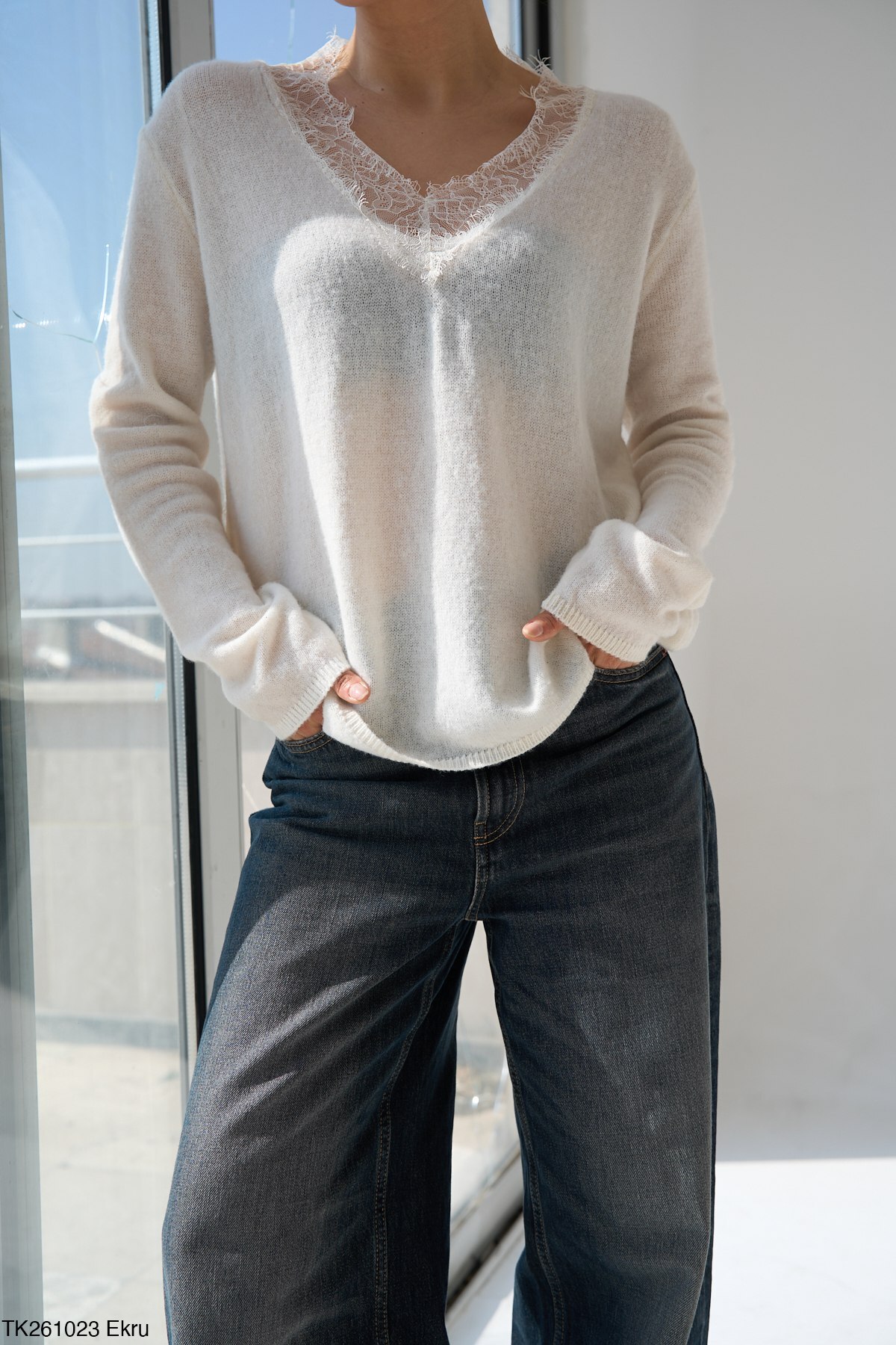 CADDELAMODA  Kadın Yaka Dantel Detaylı Transparan Premium Kazak - Görsel 2