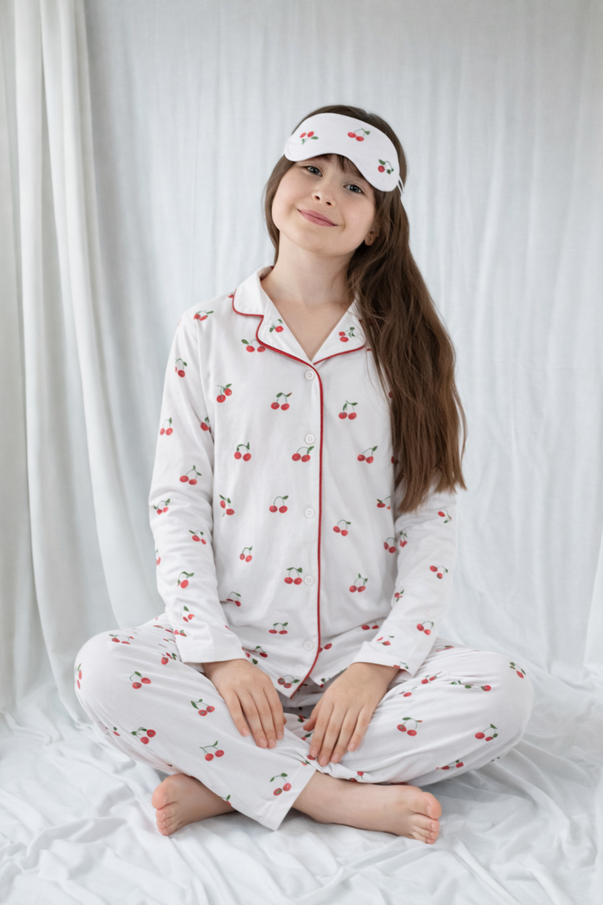 zahider Kız çocuk pamuklu uyku bantlı düğmeli gömlek yaka kiraz desenli mevsimlik pijama takımı fotoğrafı 2 (önizleme)