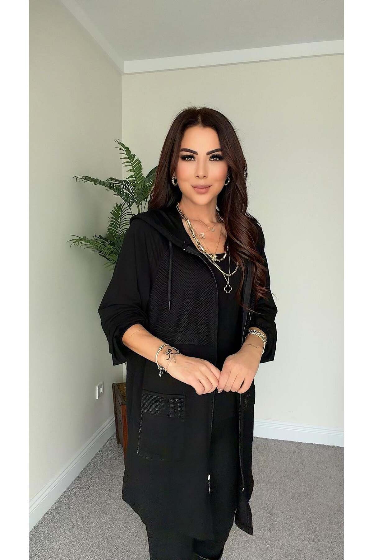 DİDEM GÜLTAKTI  Main Kadın Kapüşonlu File ve Cep Detaylı Siyah Hırka - Görsel 3