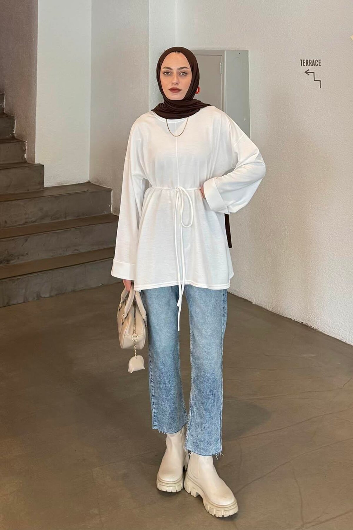 lamelif Yırtmaç Detaylı Sweat Beyaz