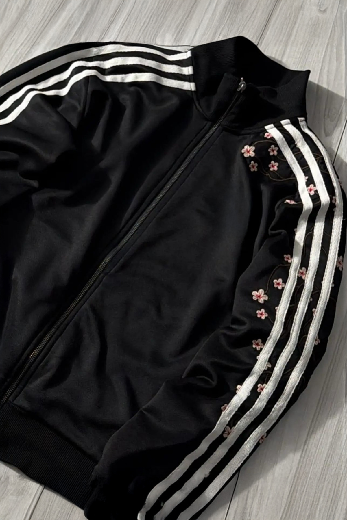 Köstebek  Üç Şeritli Sakura Ağacı Unisex Spor Hırka