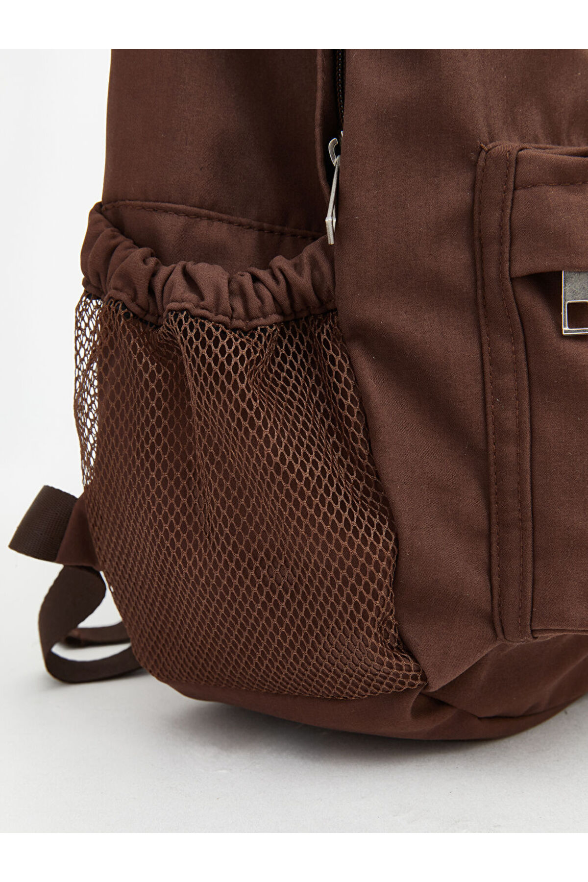 LC Waikiki Kahverengi Ayarlanabilir Askılı Kadın Sırt Çantası fotoğrafı 4 (önizleme)