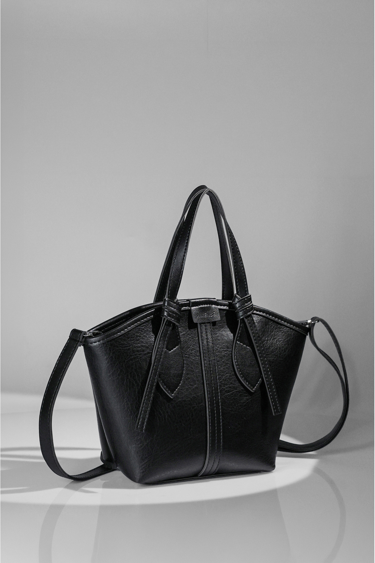 Women's Black Zipper Lined Hand and Shoulder Bag