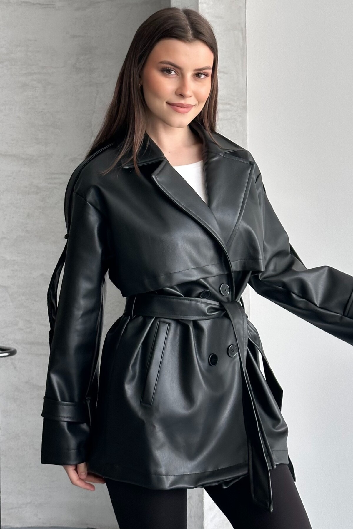 moda armanc  Kadın Siyah Kruvaze Deri Ceket - Yeni Sezon Kuşaklı Düğmeli Oversize Trenç Ceket - Görsel 2