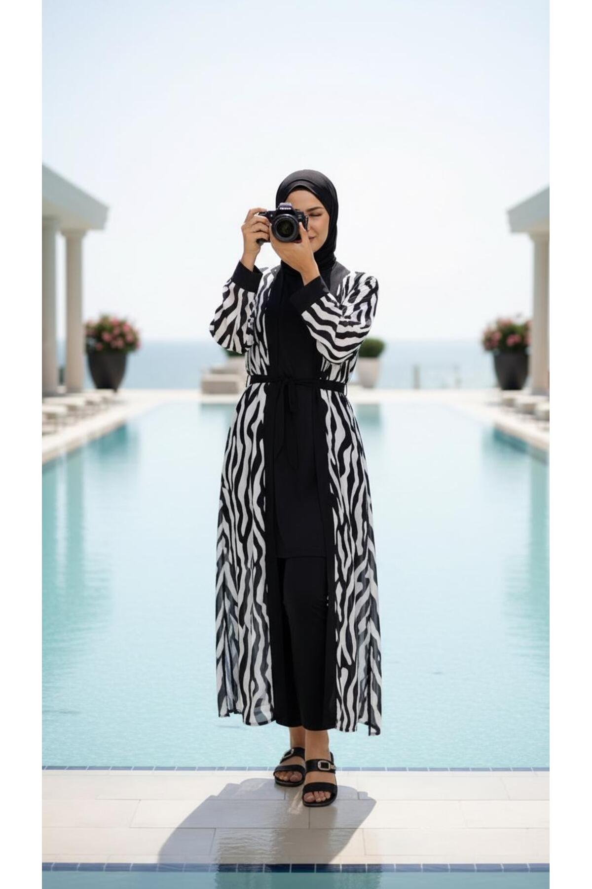 Hijab Black and White Patterned Modest Swimsuit Set Kimono Pareo Set of 4