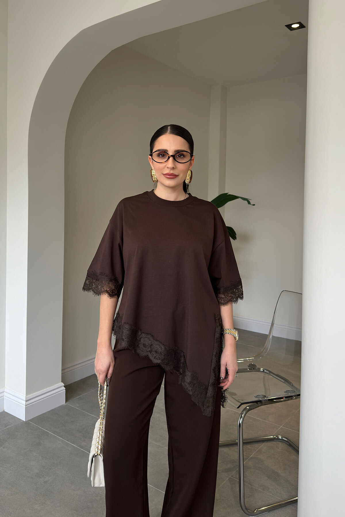 MAGARDE Преміум блуза з мереживним коміром-велосипедом - КОРИЧНЕВИЙ