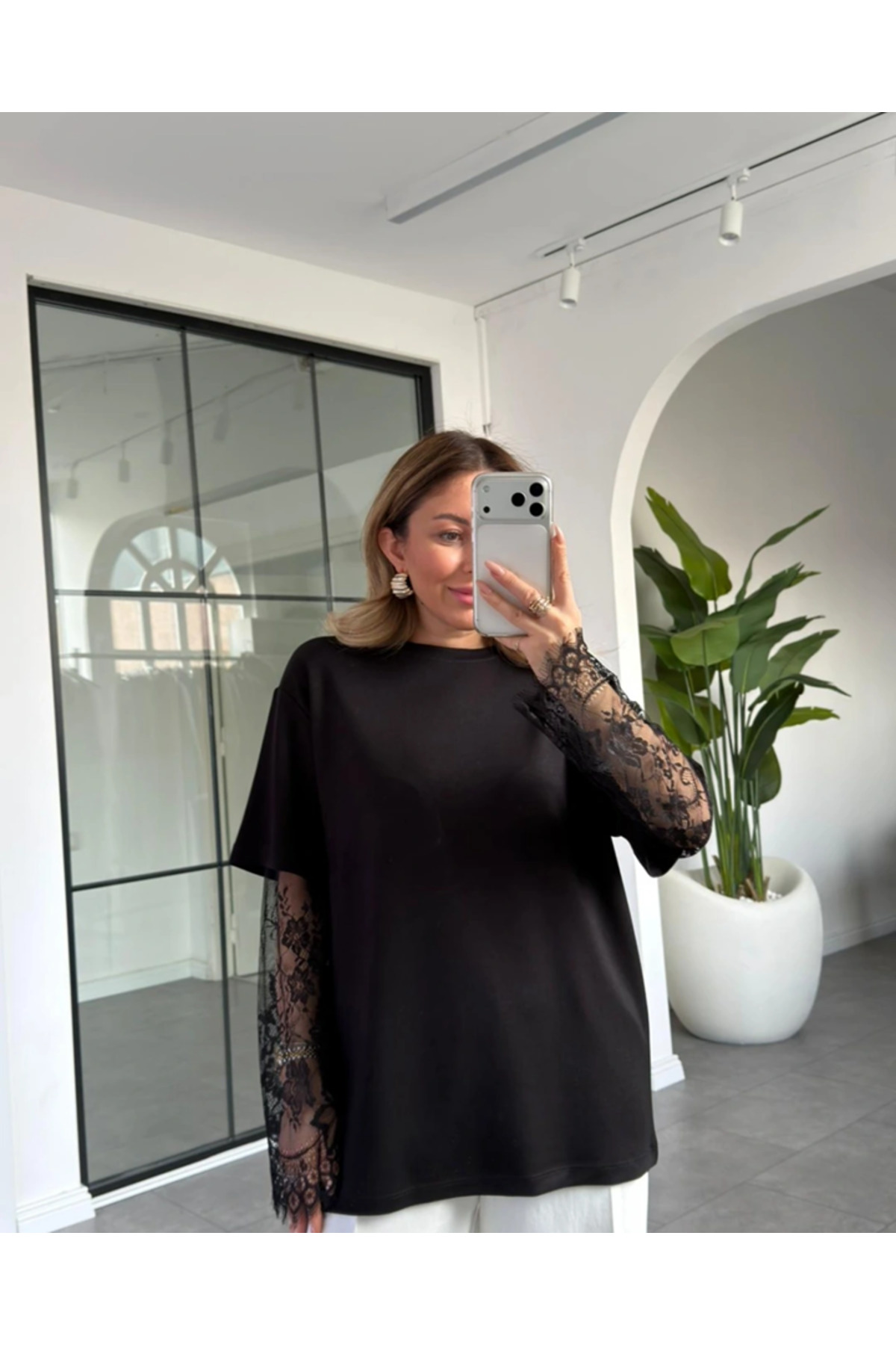 khar  Kadın Mardiya Dantel Detaylı Oversize T-Shirt Bluz Rahat Kesim Günlük Şık Kombin Bluz - Görsel 4