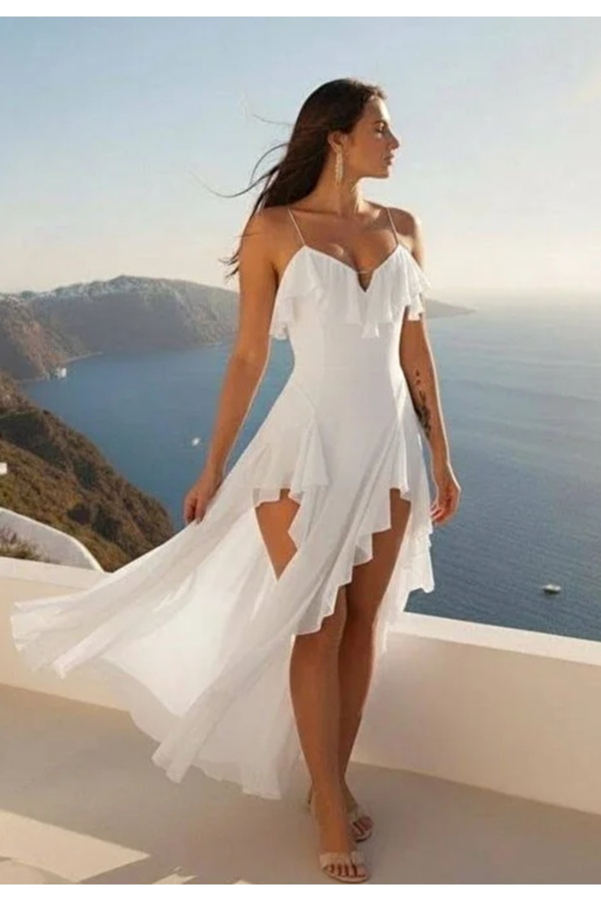 SİA LESS Taş Askılı Şık Çekici Romantik ve Zarif Volan Etek Likralı Tül Transparan Yırtmaçlı Uzun Gecelik