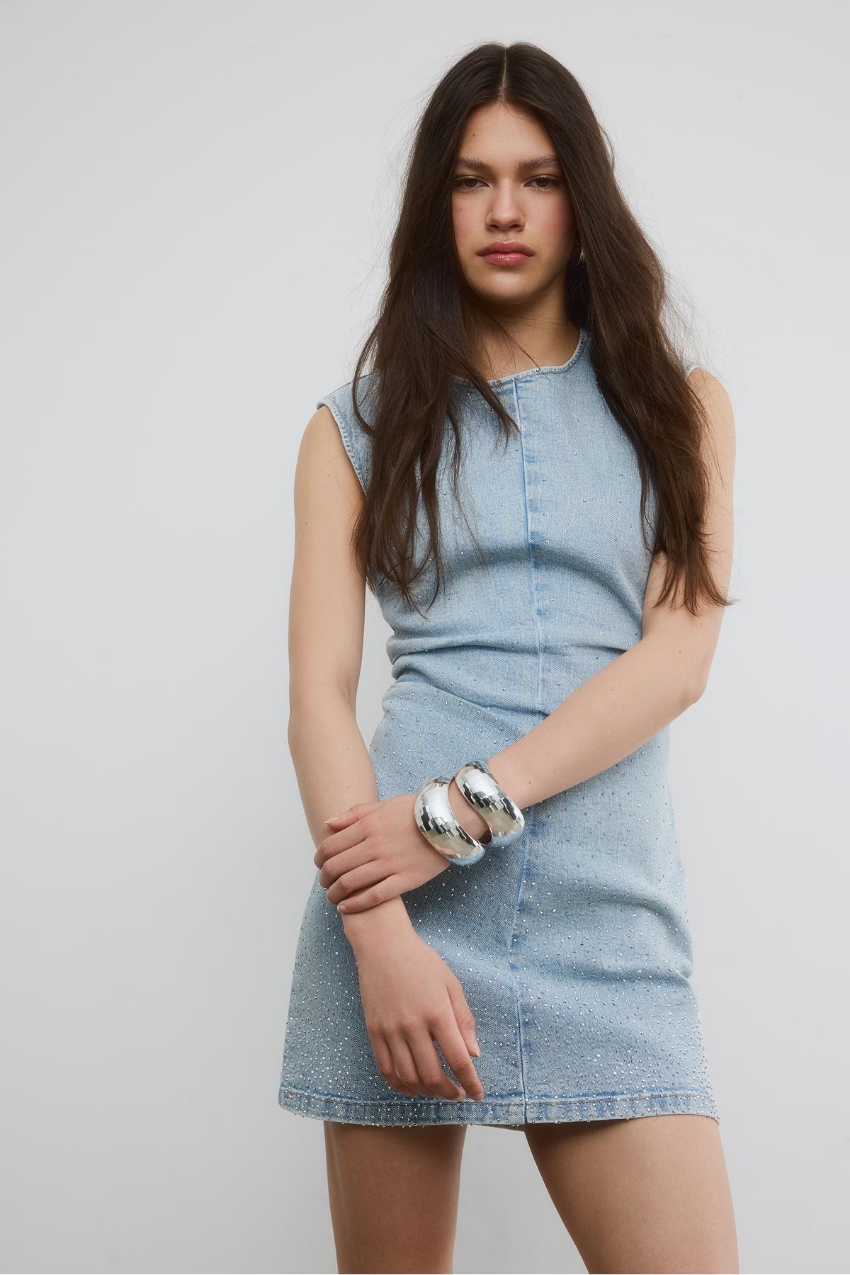 Stradivarius  Payetli kısa denim elbise