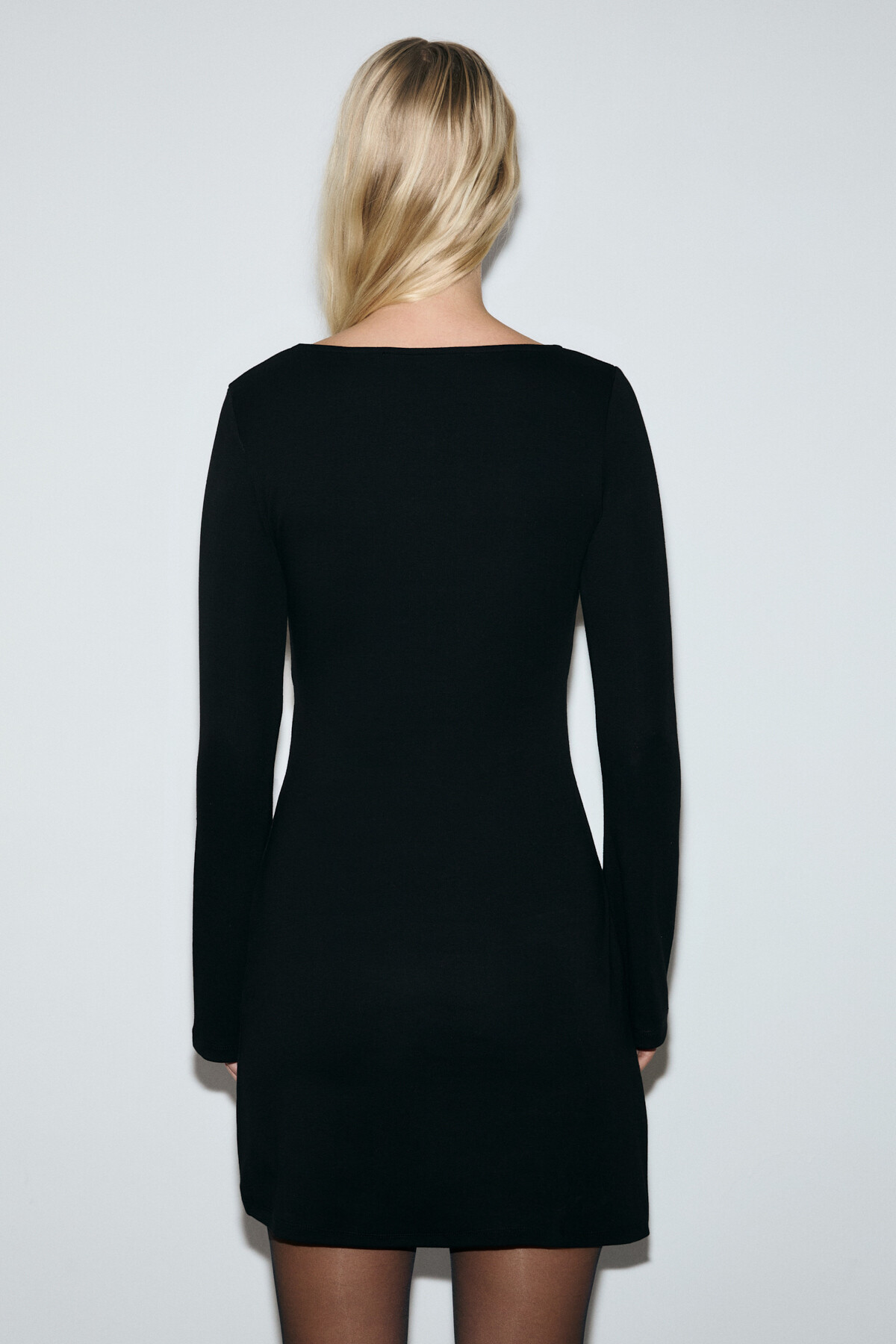 GRIMELANGE  MONSERA Kadın Yumuşak Ve Esnek Kumaşlı Bele Oturan Yırtmaçlı Mini Siyah Elbise - Görsel 6