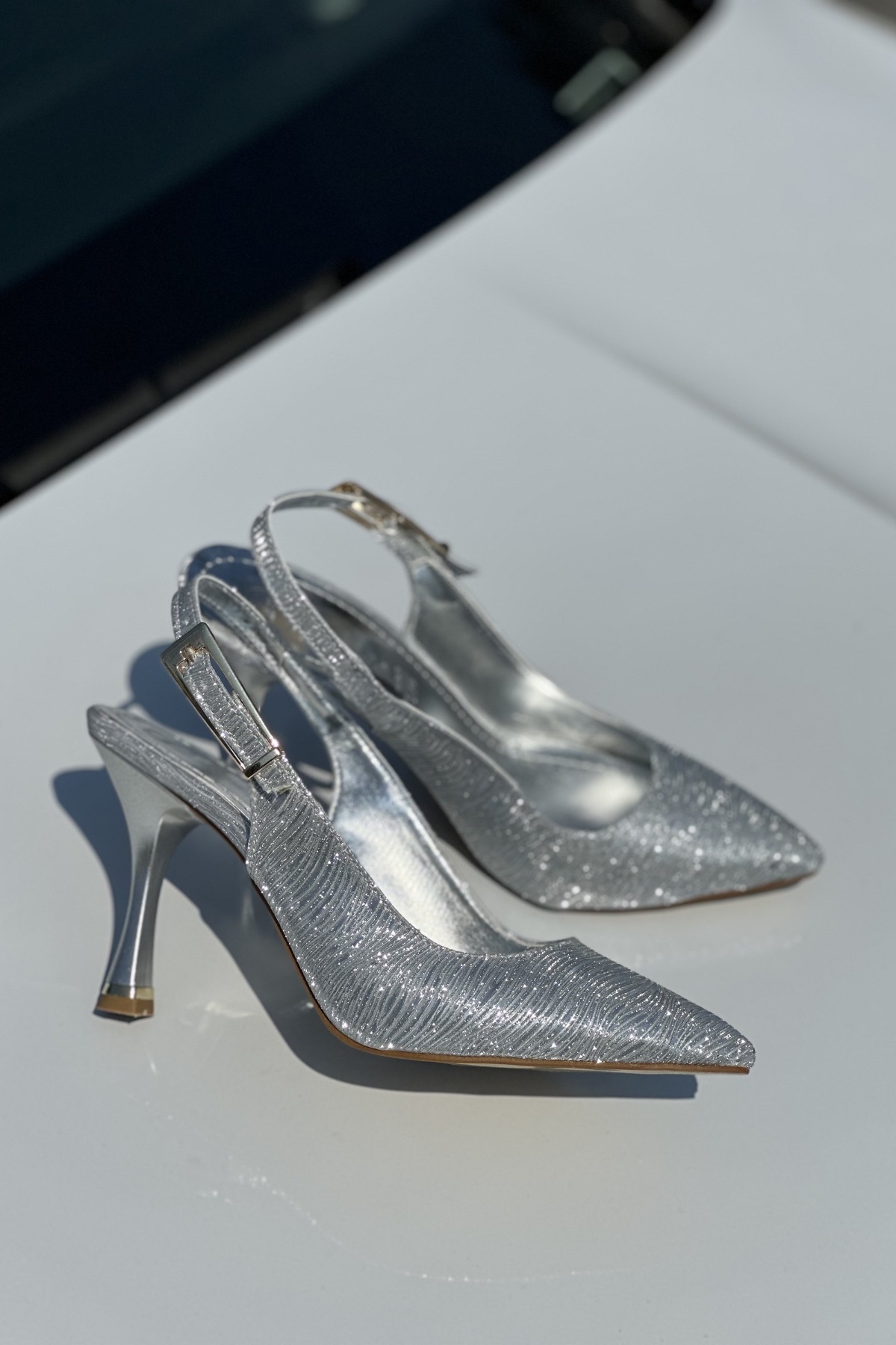 topuksarayı  Tao gümüş simli sivri burun slingback ince topuk kadın abiye ayakkabı - Görsel 6