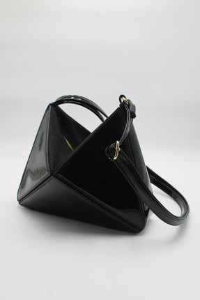 LASSO Kadın Siyah Rugan Çoklu Kullanım Üçgen Detaylı El, Kol ve Omuz Çantası