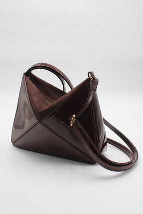 LASSO Kadın Kahverengi Rugan Çoklu Kullanım Üçgen Detaylı El, Kol ve Omuz Çan...