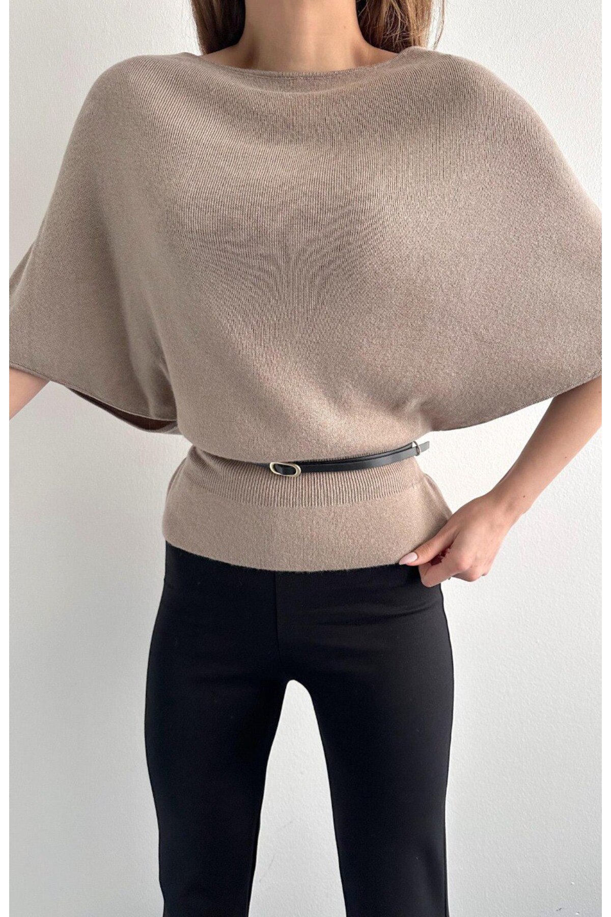 IŞILDA FASHION  Yarasa kol kemerli triko bluz