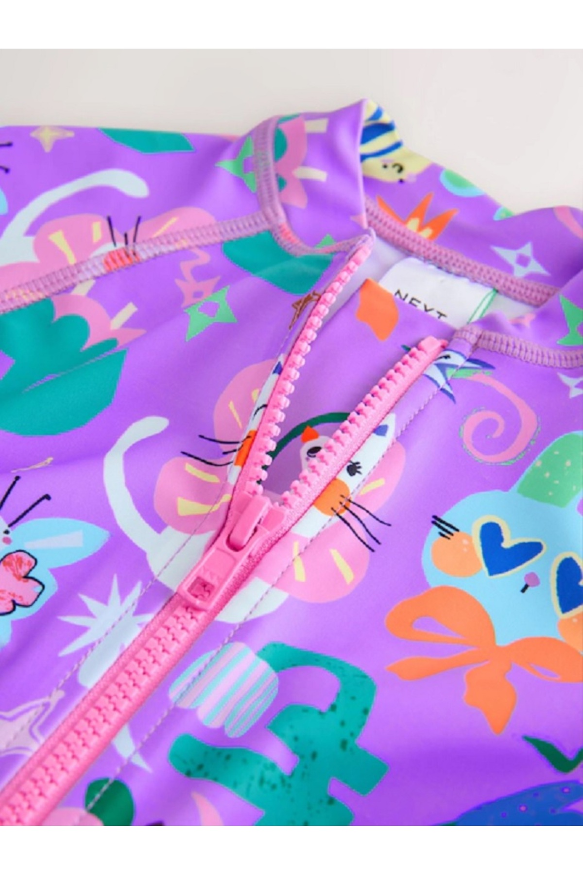 Next Baby Mor Renkli Karakter Desenli Güneşten Koruyucu UPF 50+ Mayo fotoğrafı 7 (önizleme)