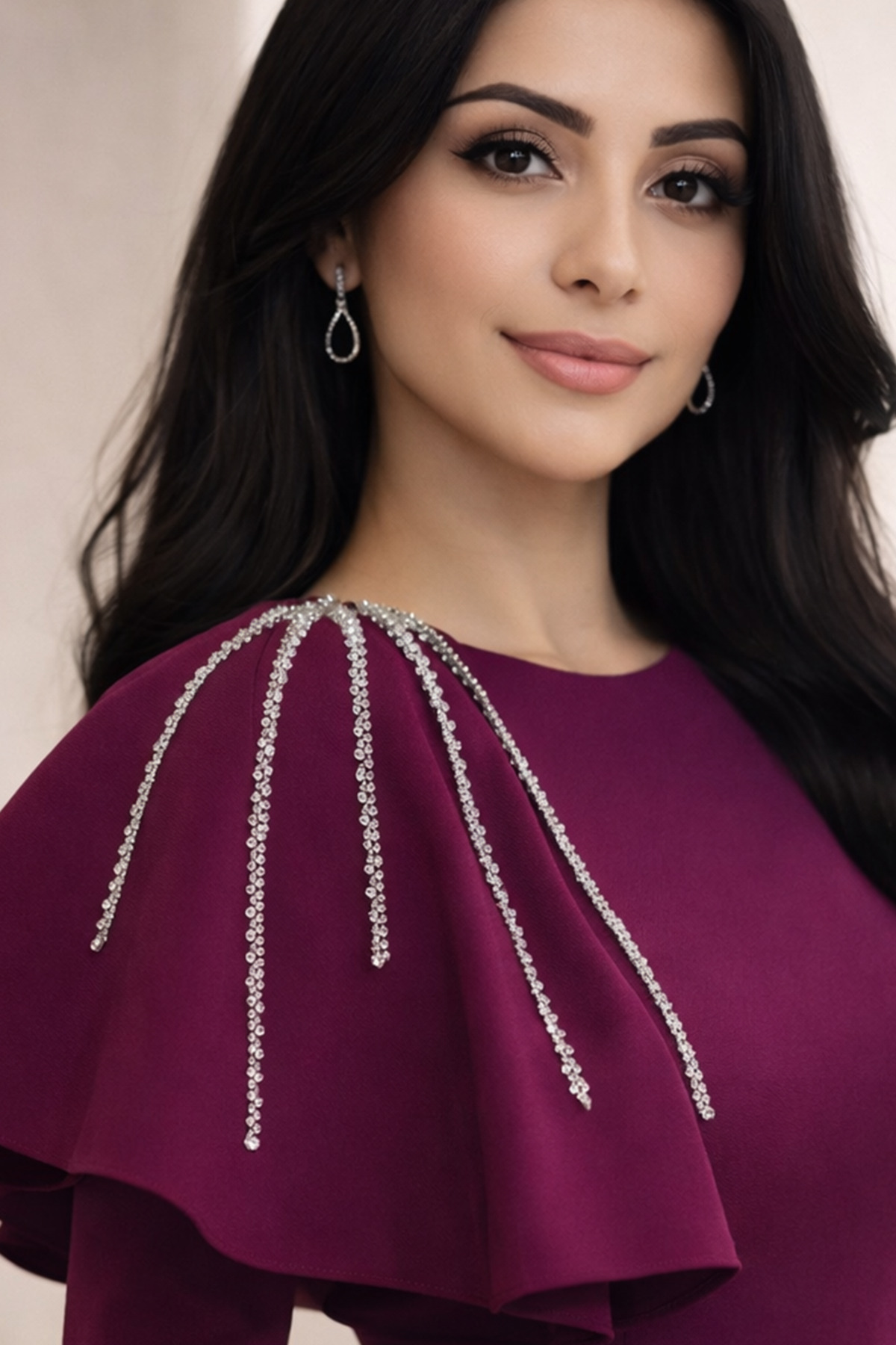 فستان تركي عنابي طويل بقصة مطرزة على الكتف