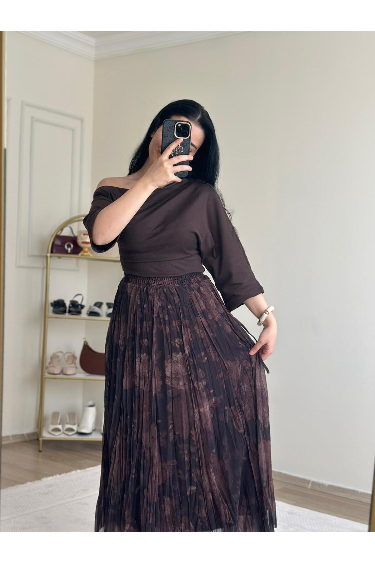 YELZEY BUTİK  Asimetrik Midi Desen Plise Etek - Görsel 3