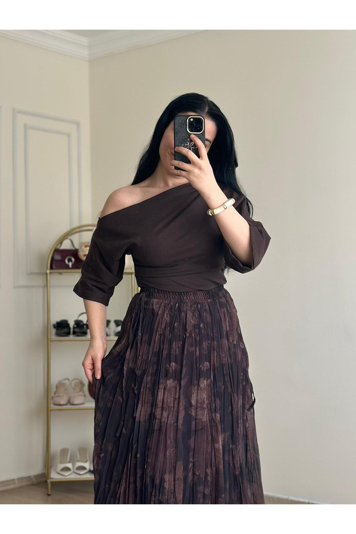 YELZEY BUTİK  Asimetrik Midi Desen Plise Etek - Görsel 2