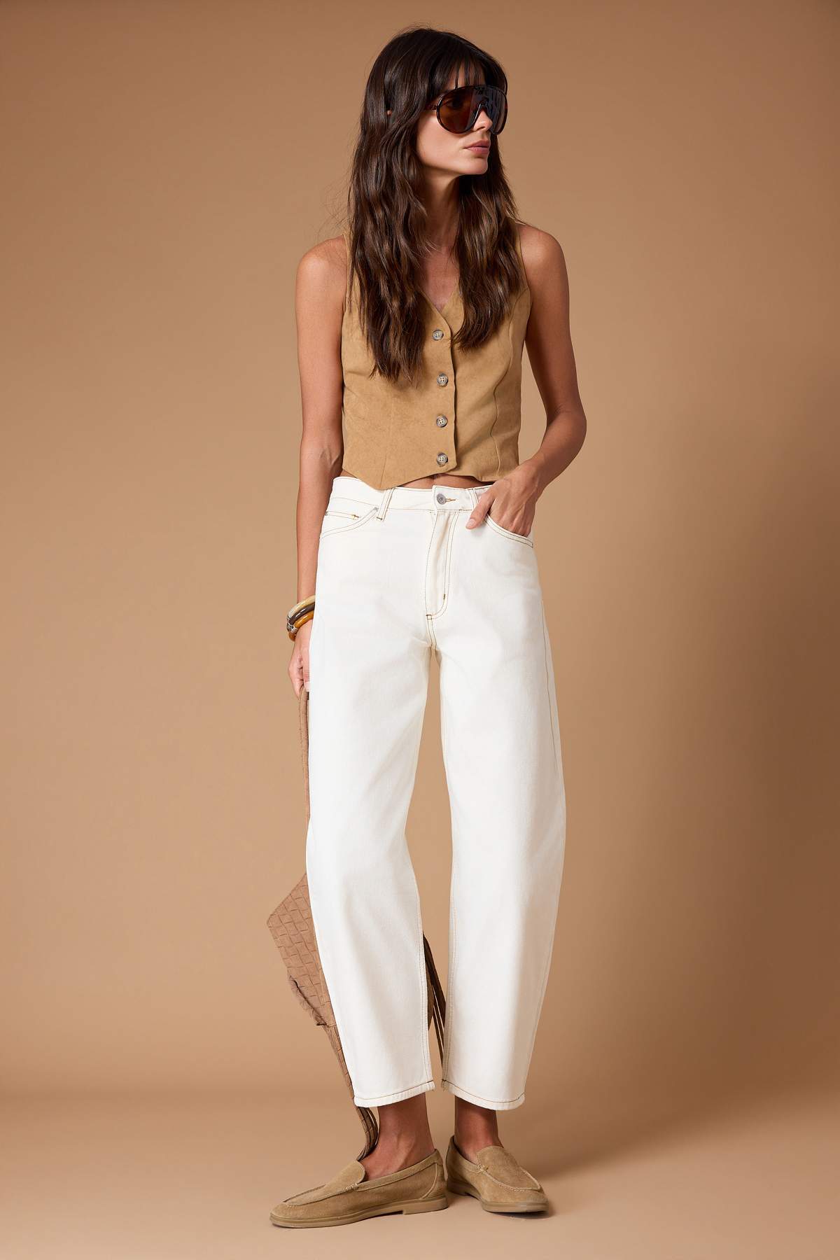 Trendyolmilla  Beyaz Yüksek Bel Barrel %100 Pamuk Non-Stretch Jeans TWOSS23JE00295 - Görsel 2