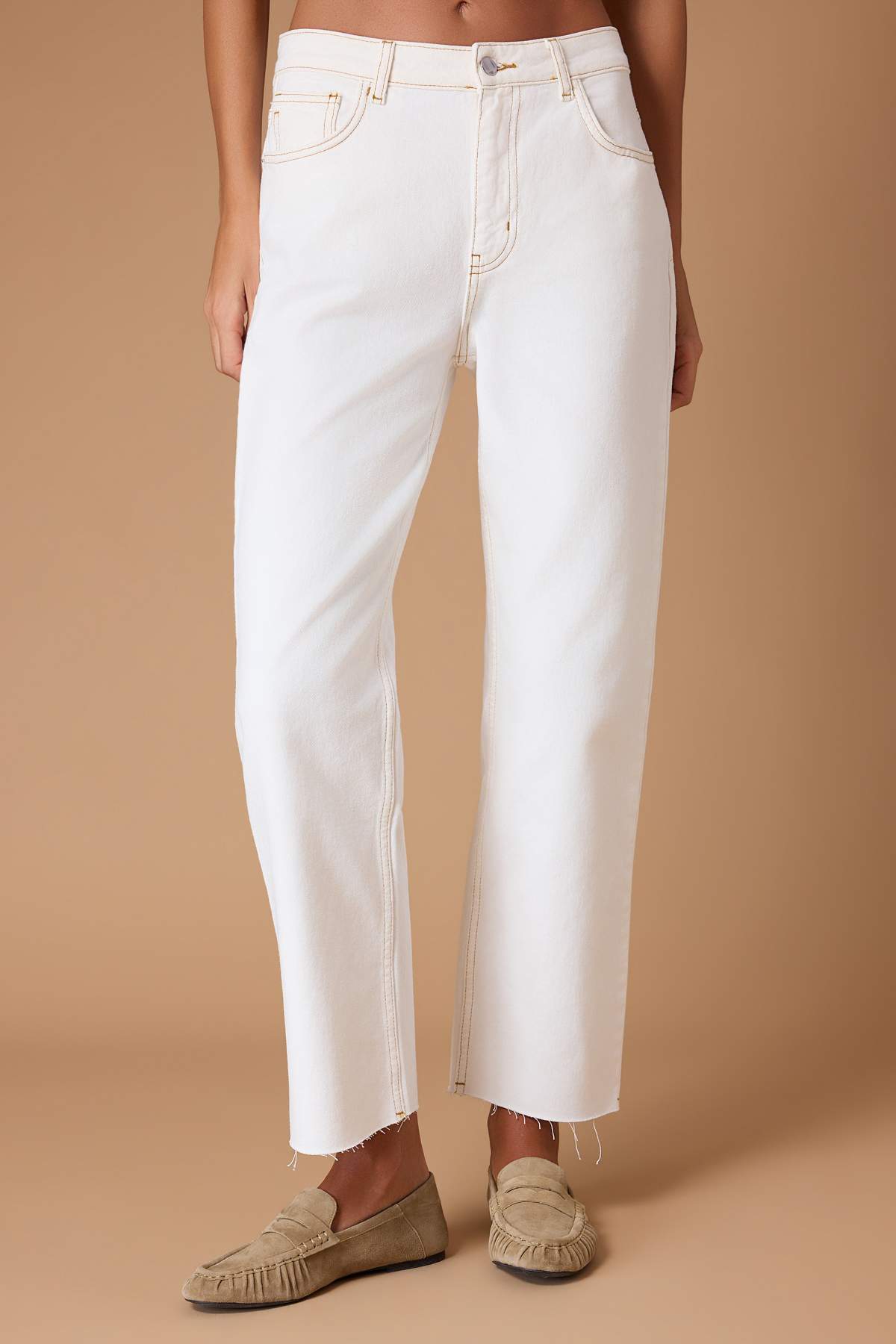 Trendyolmilla  Ekru Paçası Kesikli Yüksek Bel Straight %100 Pamuk Non-Stretch Jeans TWOAW25JE00307 - Görsel 3