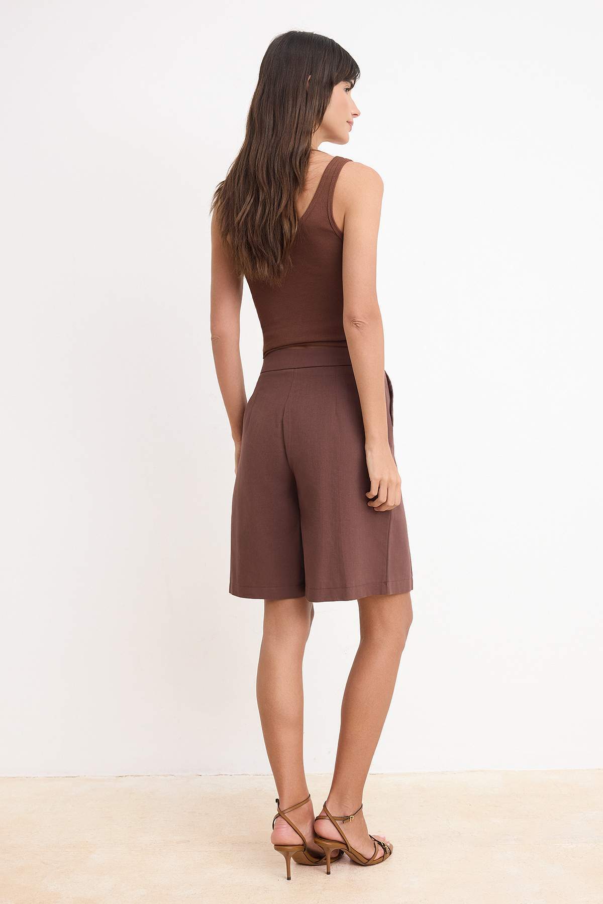 Trendyolmilla  Kahverengi Keten Görünümlü Piliseli Uzun Şort & Bermuda TWOSS26SR00036 - Görsel 4