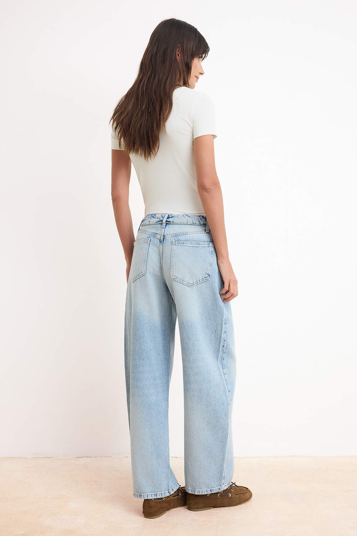 Trendyolmilla  Mavi More Sustainable Düşük Bel Baggy Fit Tencel Karışımlı Barrel Jeans TWOSS26JE00193 - Görsel 5