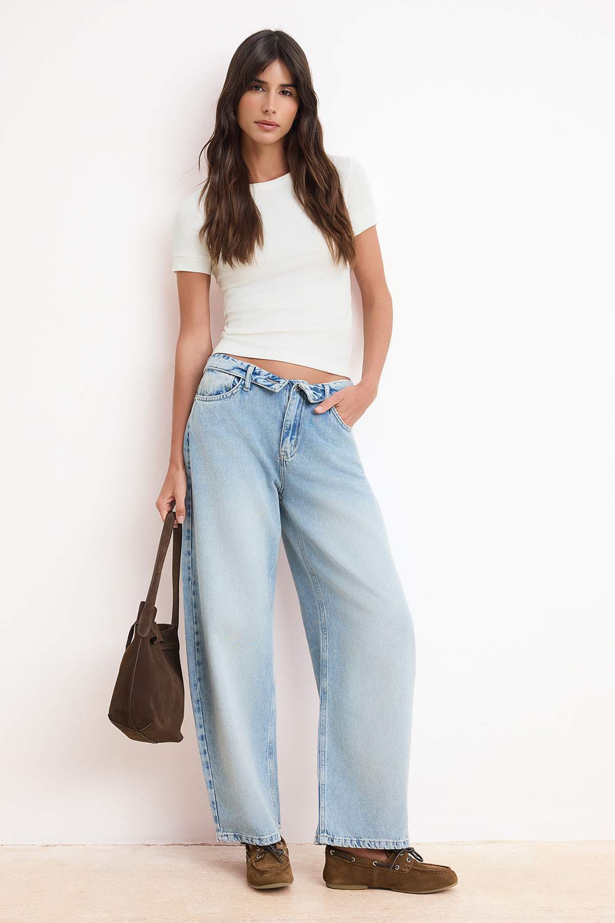 Trendyolmilla  Mavi More Sustainable Düşük Bel Baggy Fit Tencel Karışımlı Barrel Jeans TWOSS26JE00193 - Görsel 2