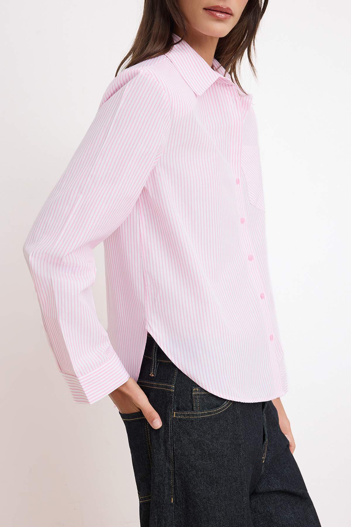 Trendyolmilla  Pembe Çizgili Vatka Detaylı Gömlek TWOSS26GO00125 - Görsel 3