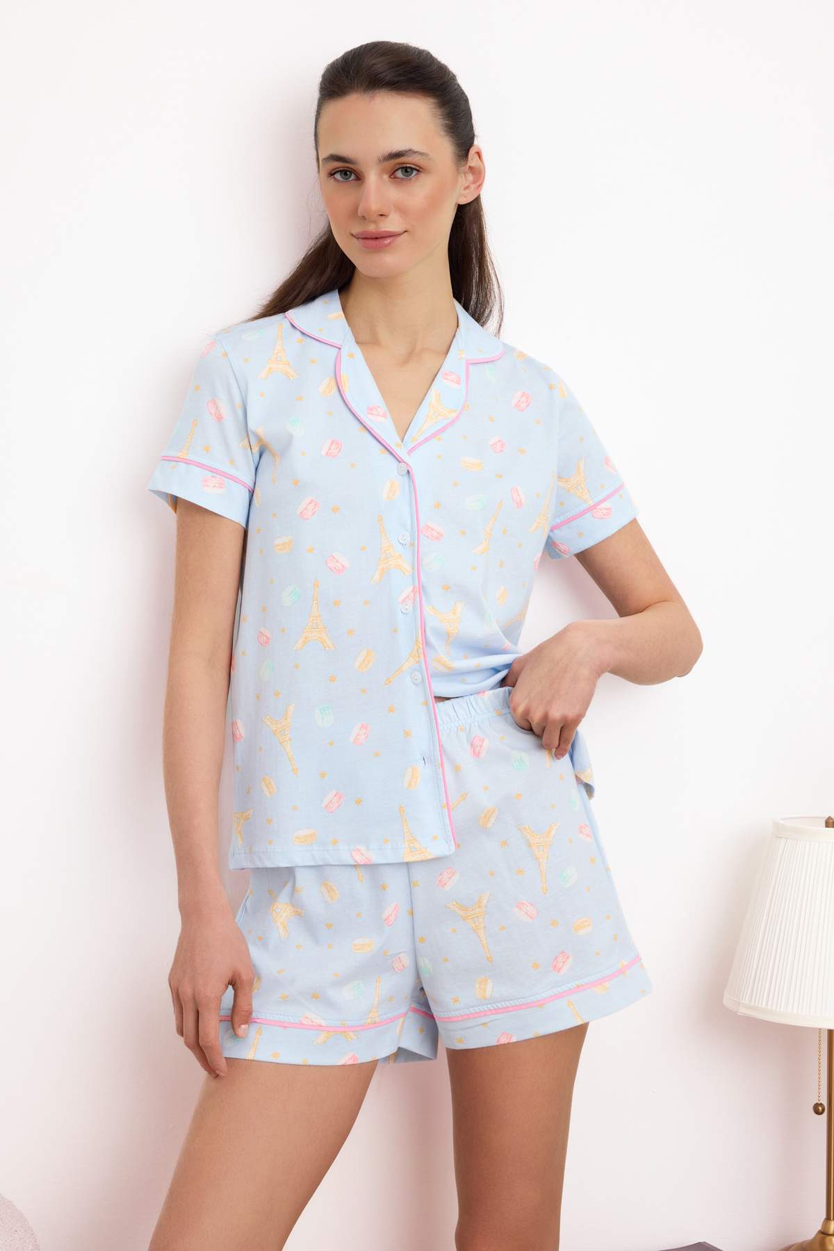 Trendyol Kollektion Blaues Freizeit-Pyjama-Set aus 100 % Baumwolle mit Makaro...