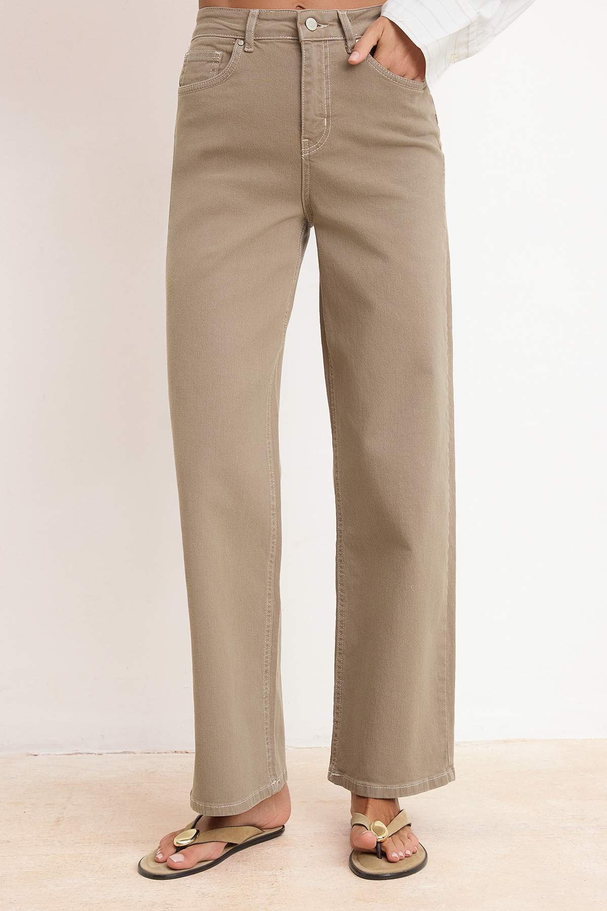 Trendyolmilla  Vizon Yüksek Bel Geniş Paça Comfort/Esnek Wide Leg Jeans TWOAW26JE00299 - Görsel 3